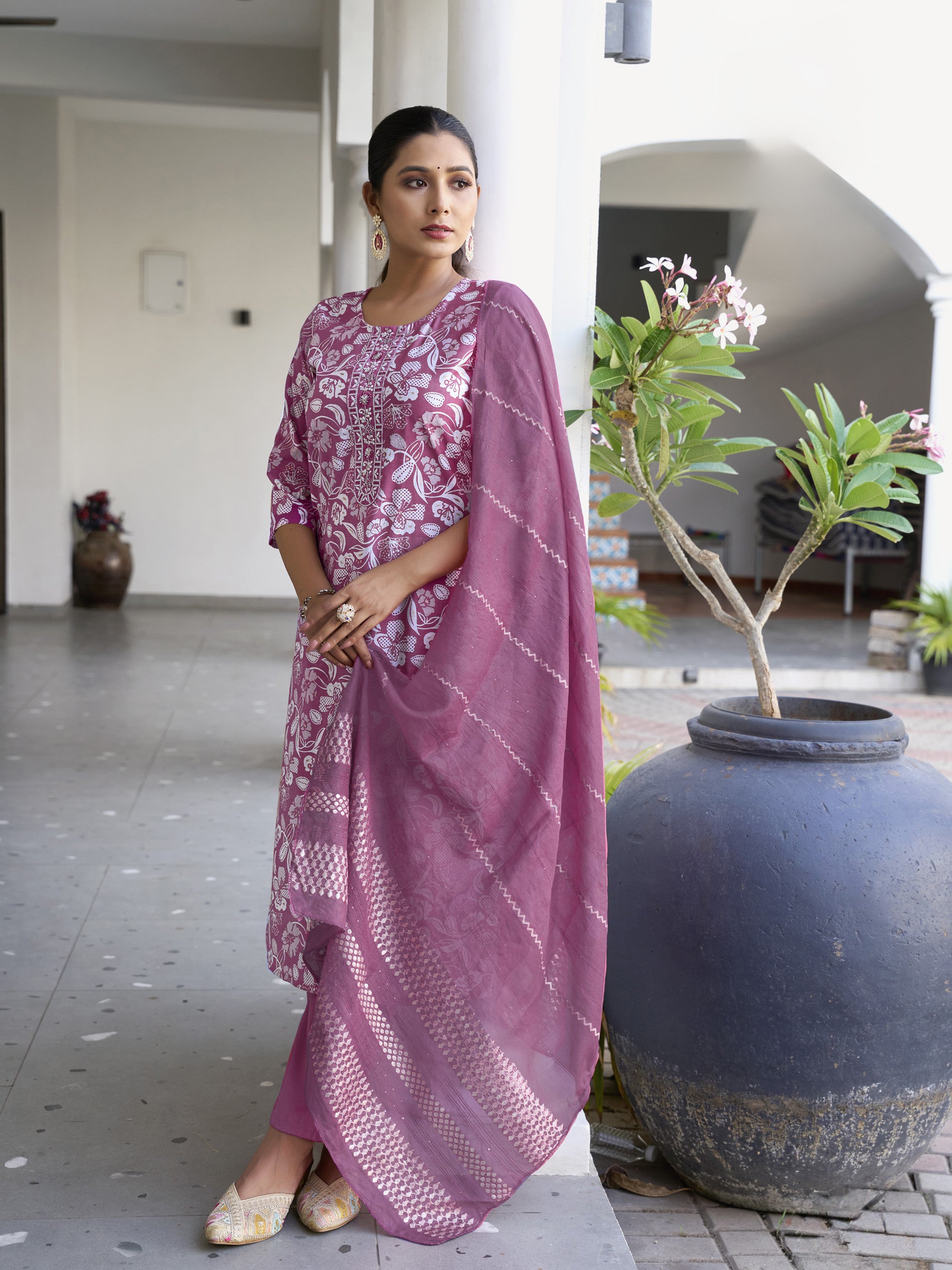 Riya Kamiz & Pant