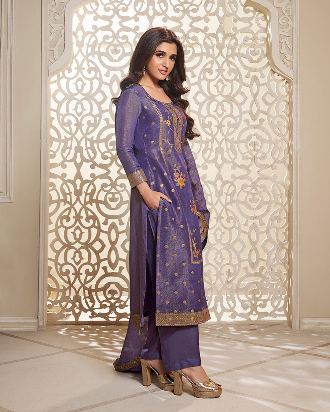 Mahira Kamiz & Pant - Roop Darshan