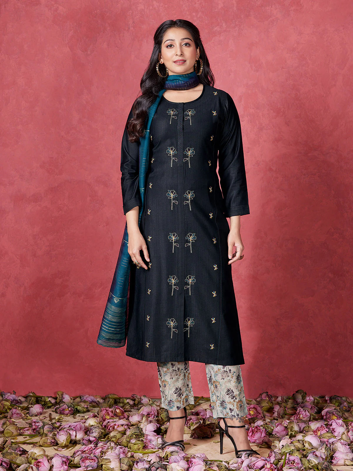 Rishika Kamiz & Pant - Roop Darshan