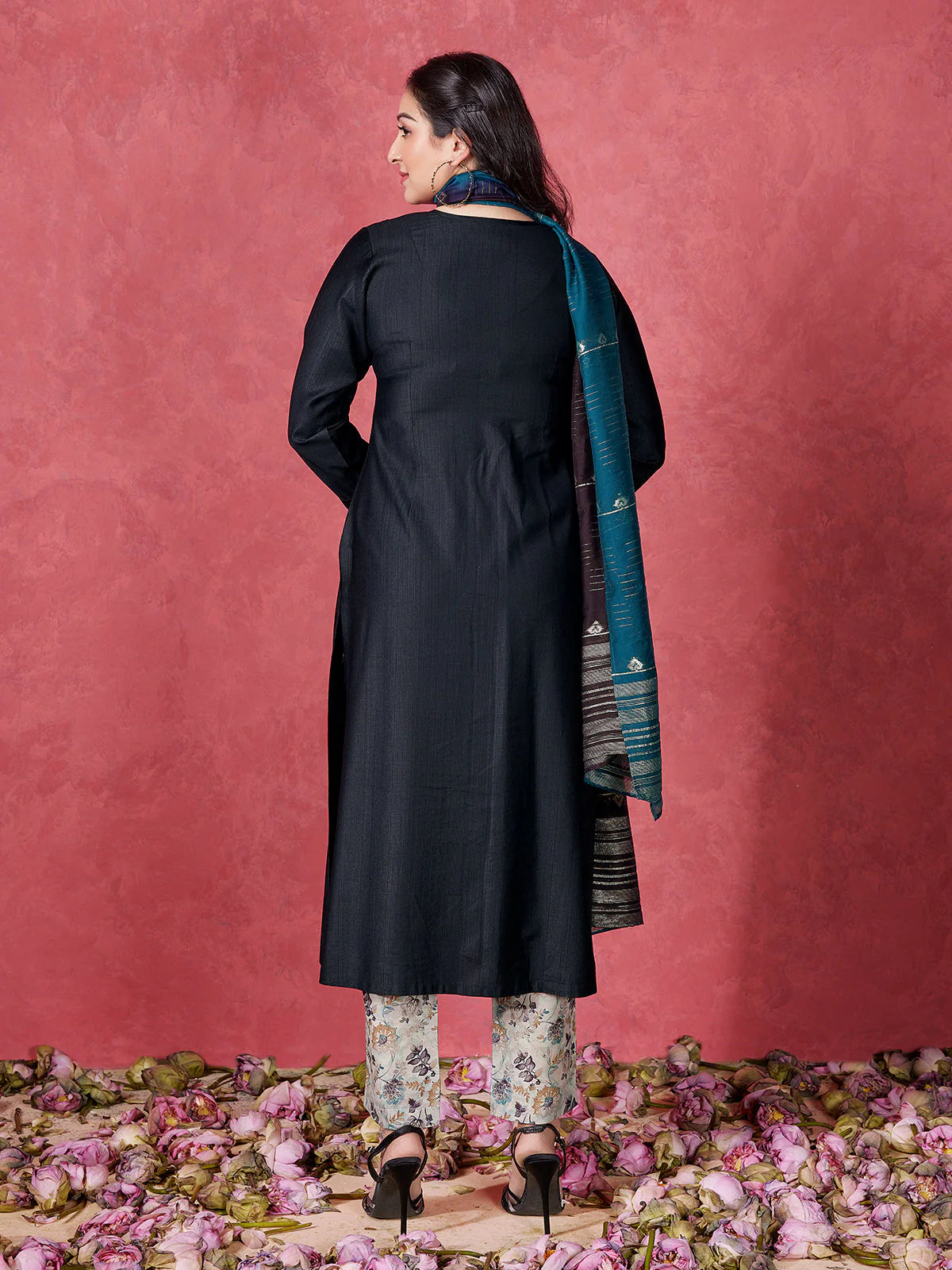 Rishika Kamiz & Pant - Roop Darshan
