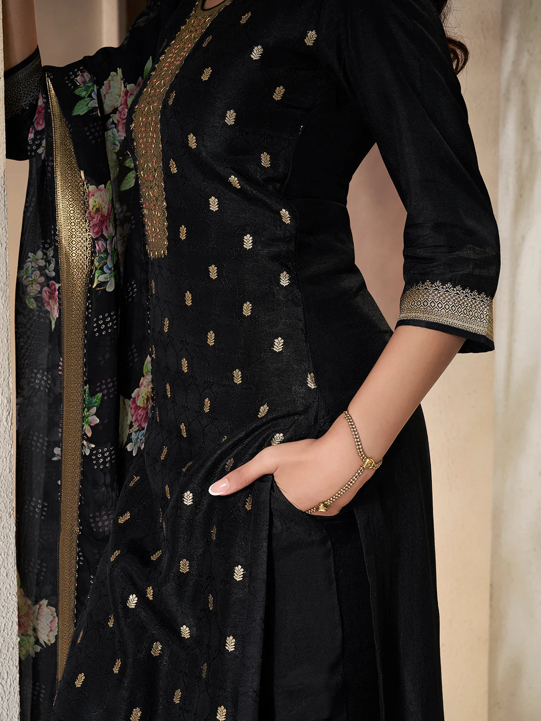 Pari Kamiz & Pant - Roop Darshan