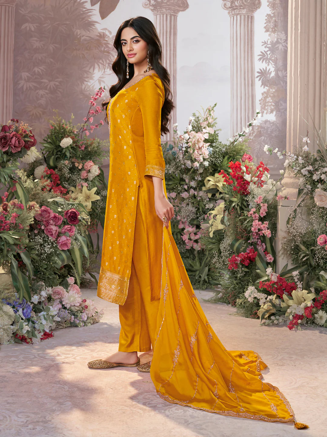 Isha Kamiz & Pant - Roop Darshan