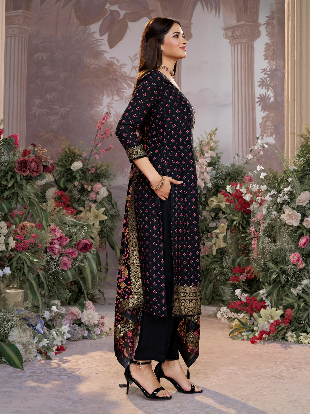 Darshini Kamiz & Pant - Roop Darshan