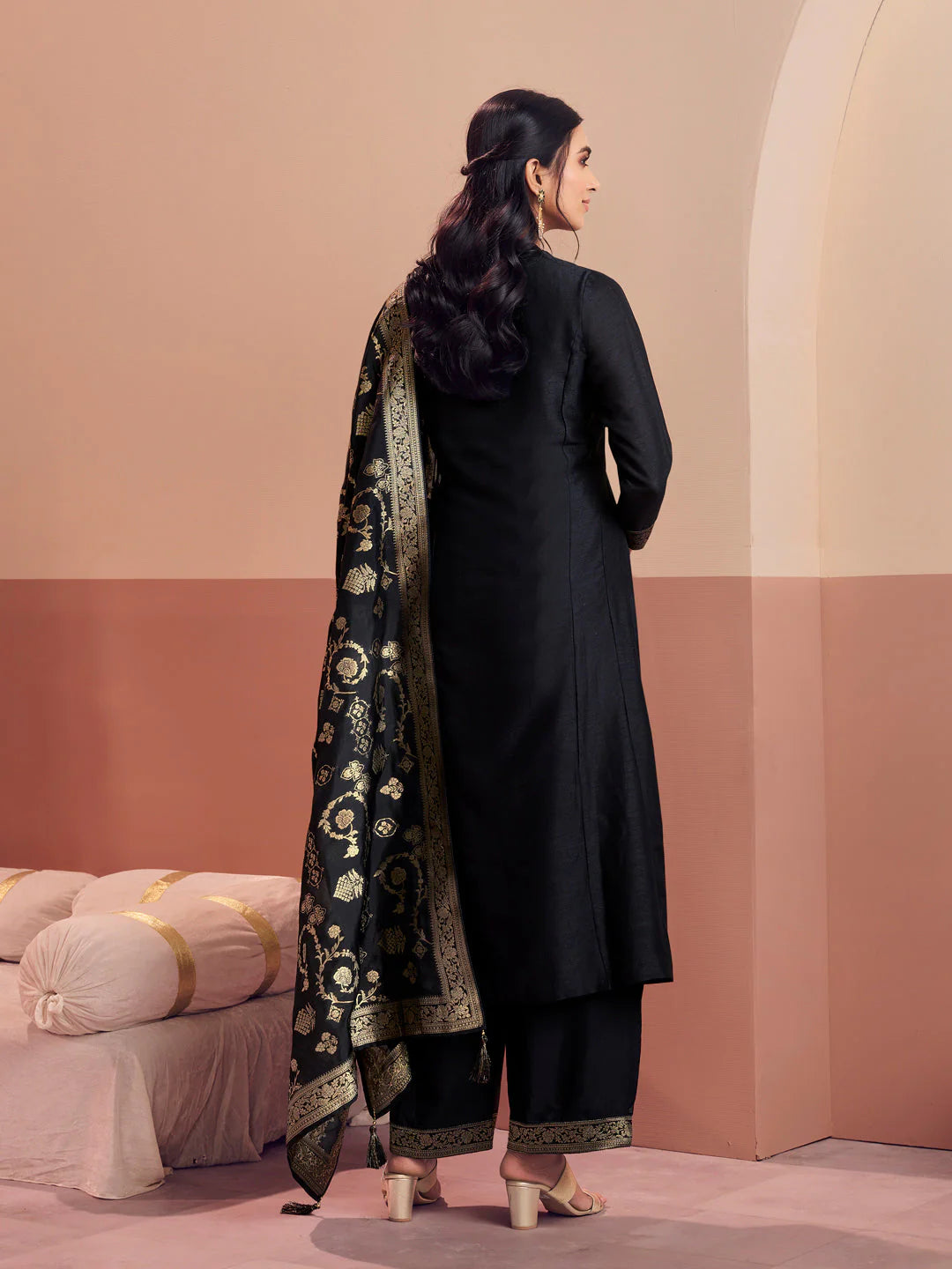 Saesha Kamiz & Pant - Roop Darshan