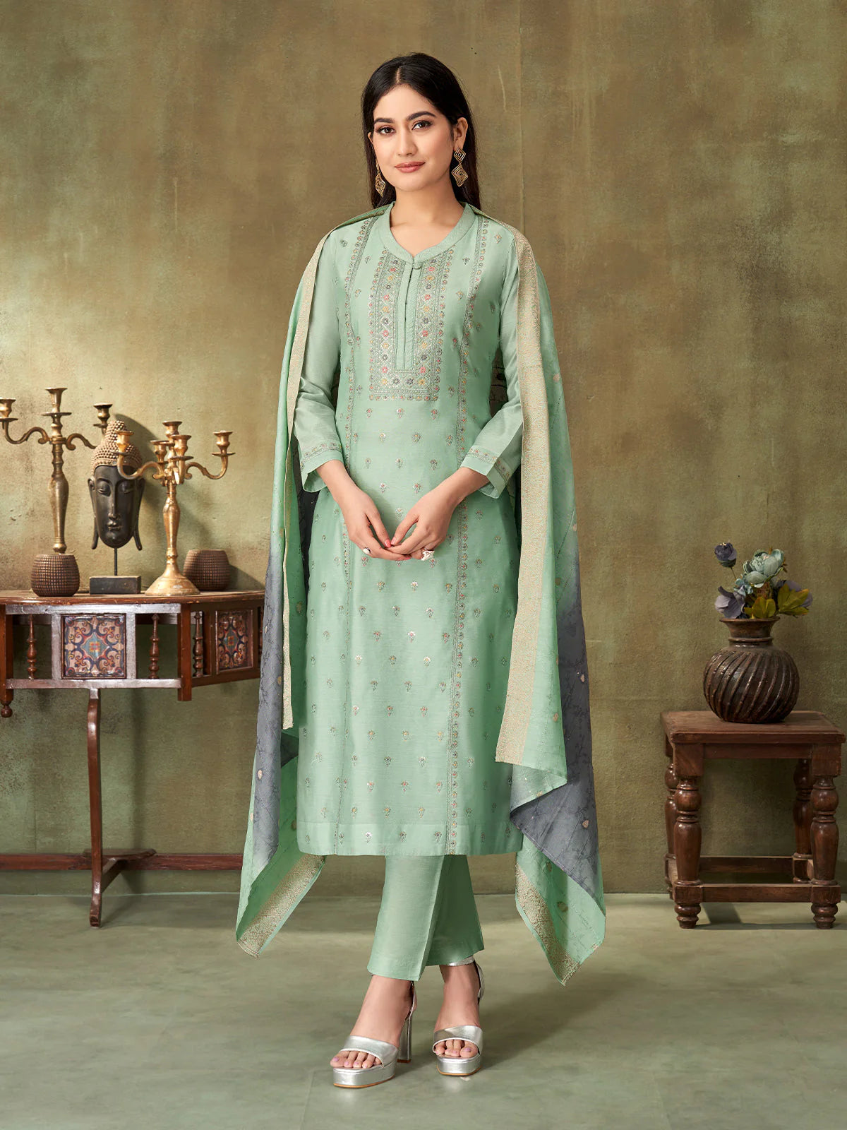 Ratna Kamiz & Pant - Roop Darshan