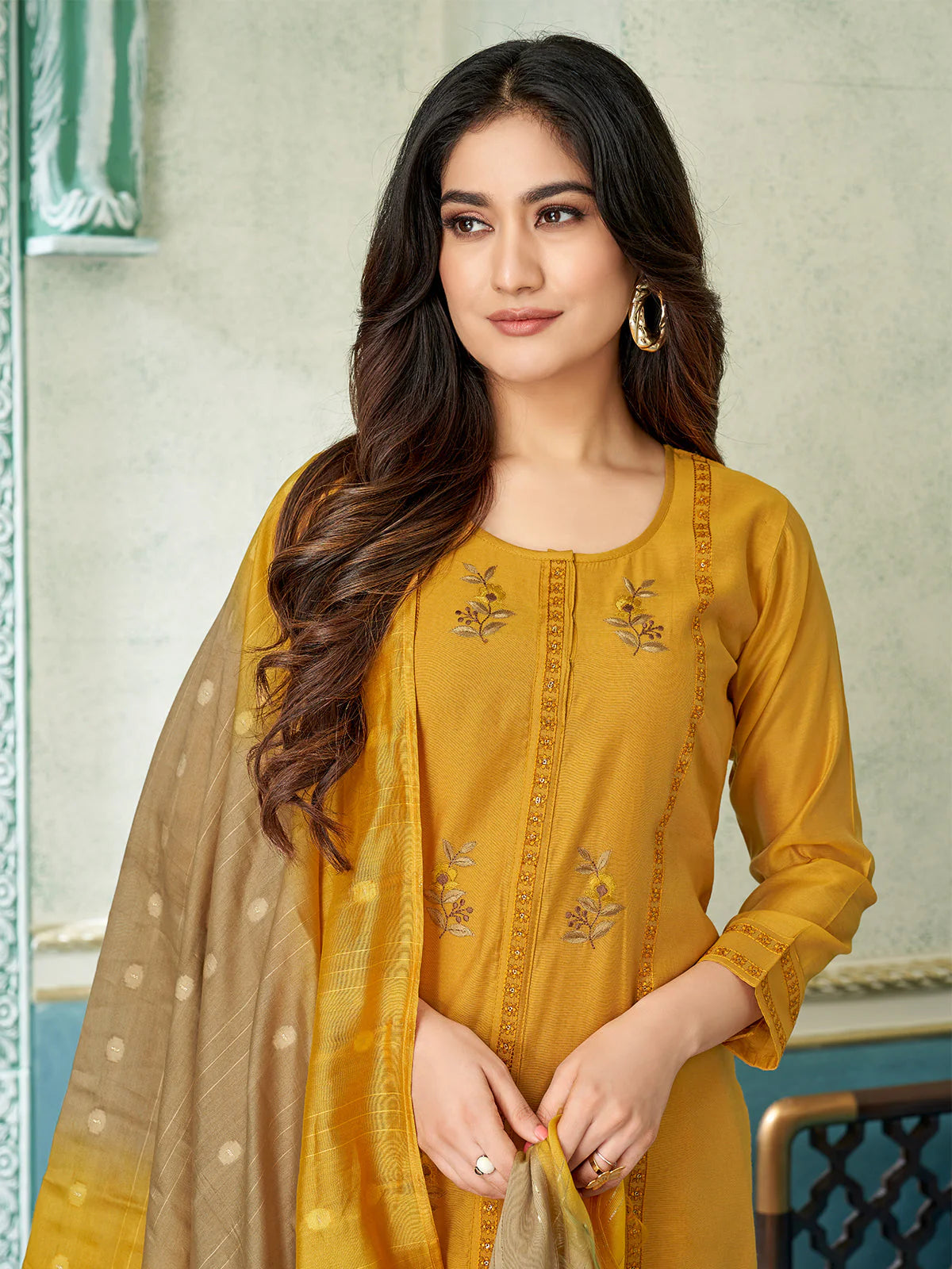 Easha Kamiz & Pant - Roop Darshan