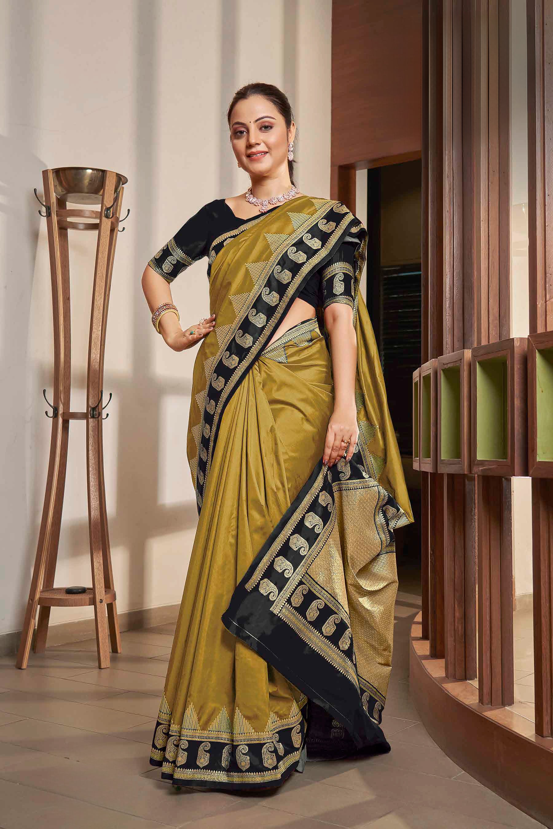 Gauri Weaving Silk Saree - Roop Darshan