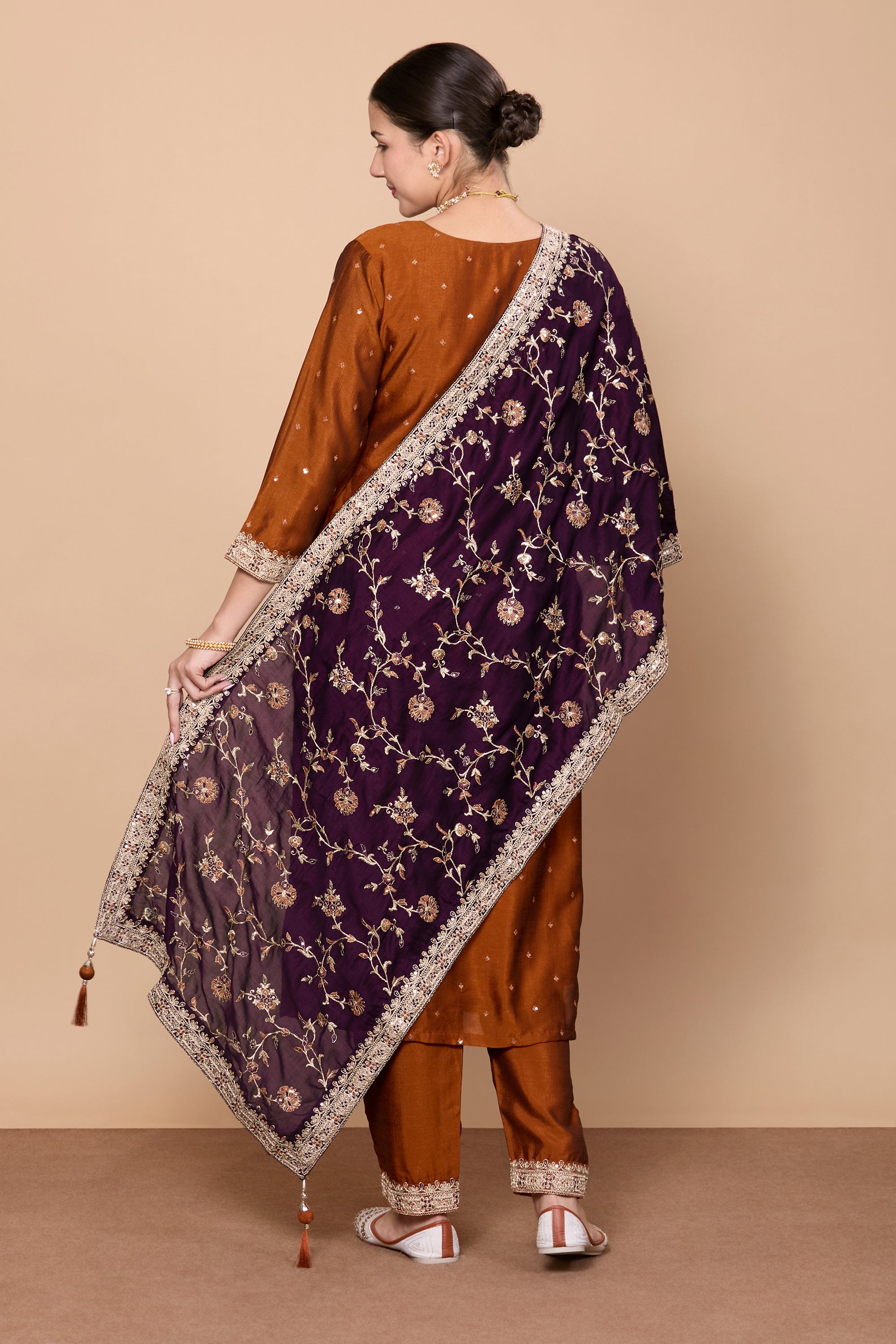 Pari Kamiz & Pant - Roop Darshan