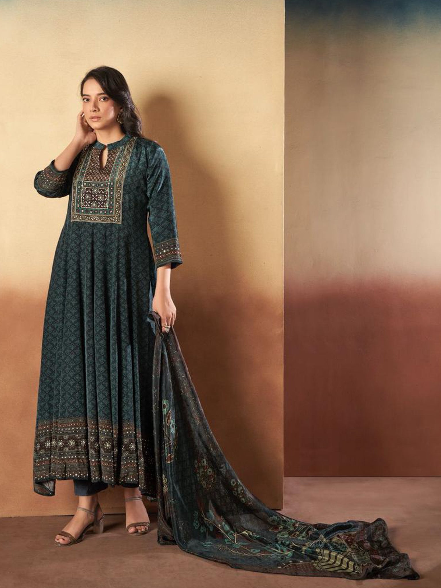 Deepa Kamiz & Pant - Roop Darshan