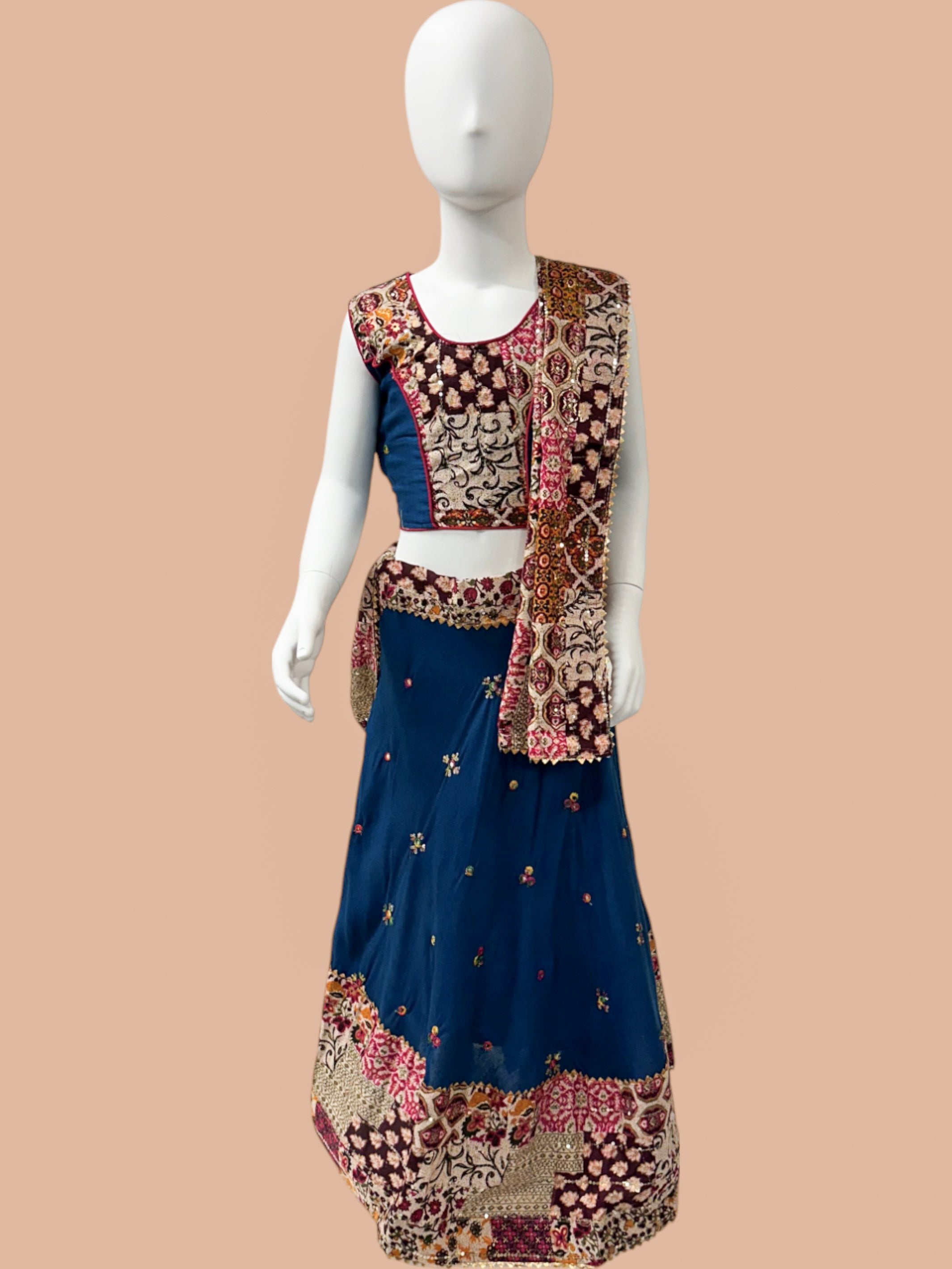 Anaya Chaniya Cholii
