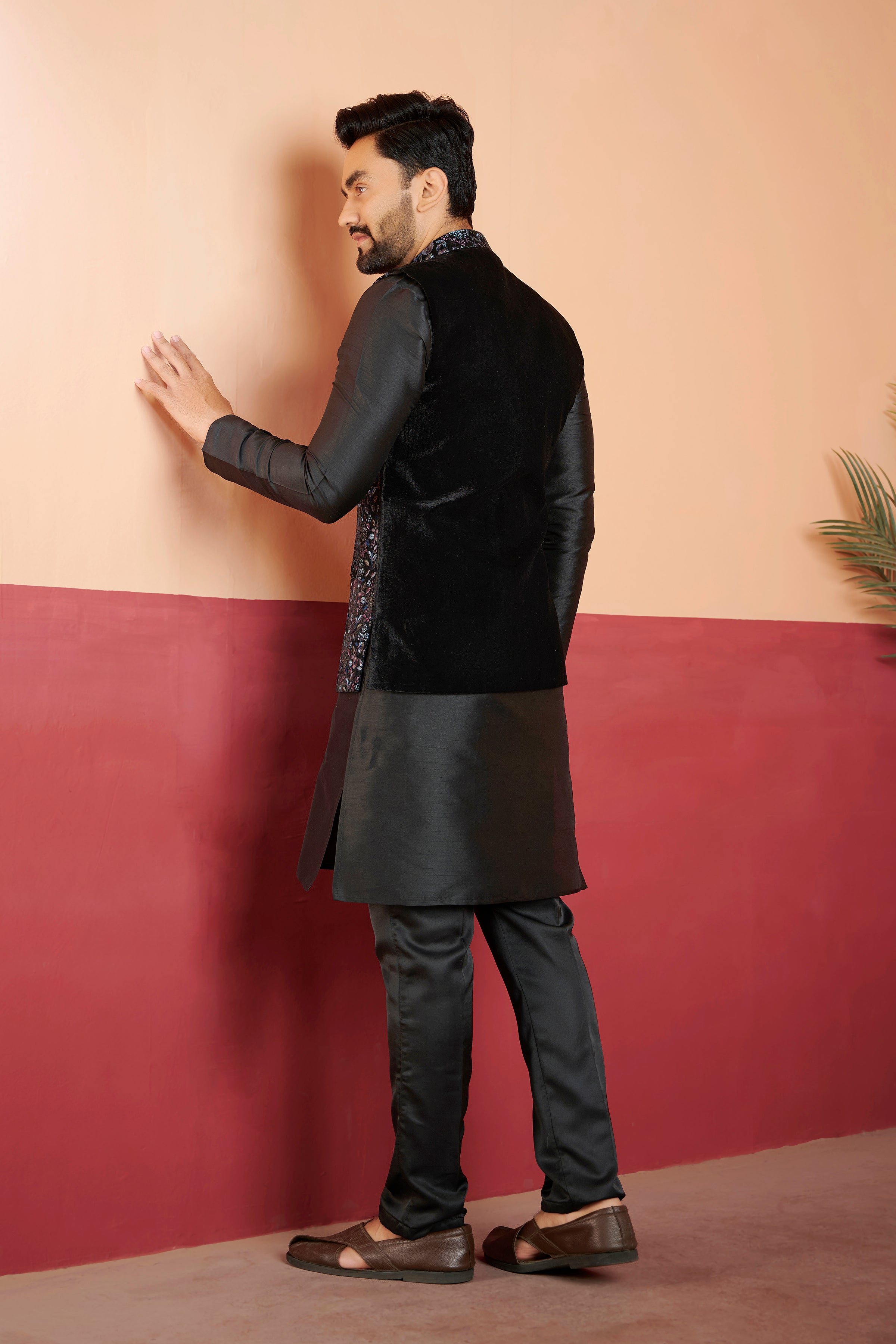 Mens Kurta Set With Jacket - Roop Darshan