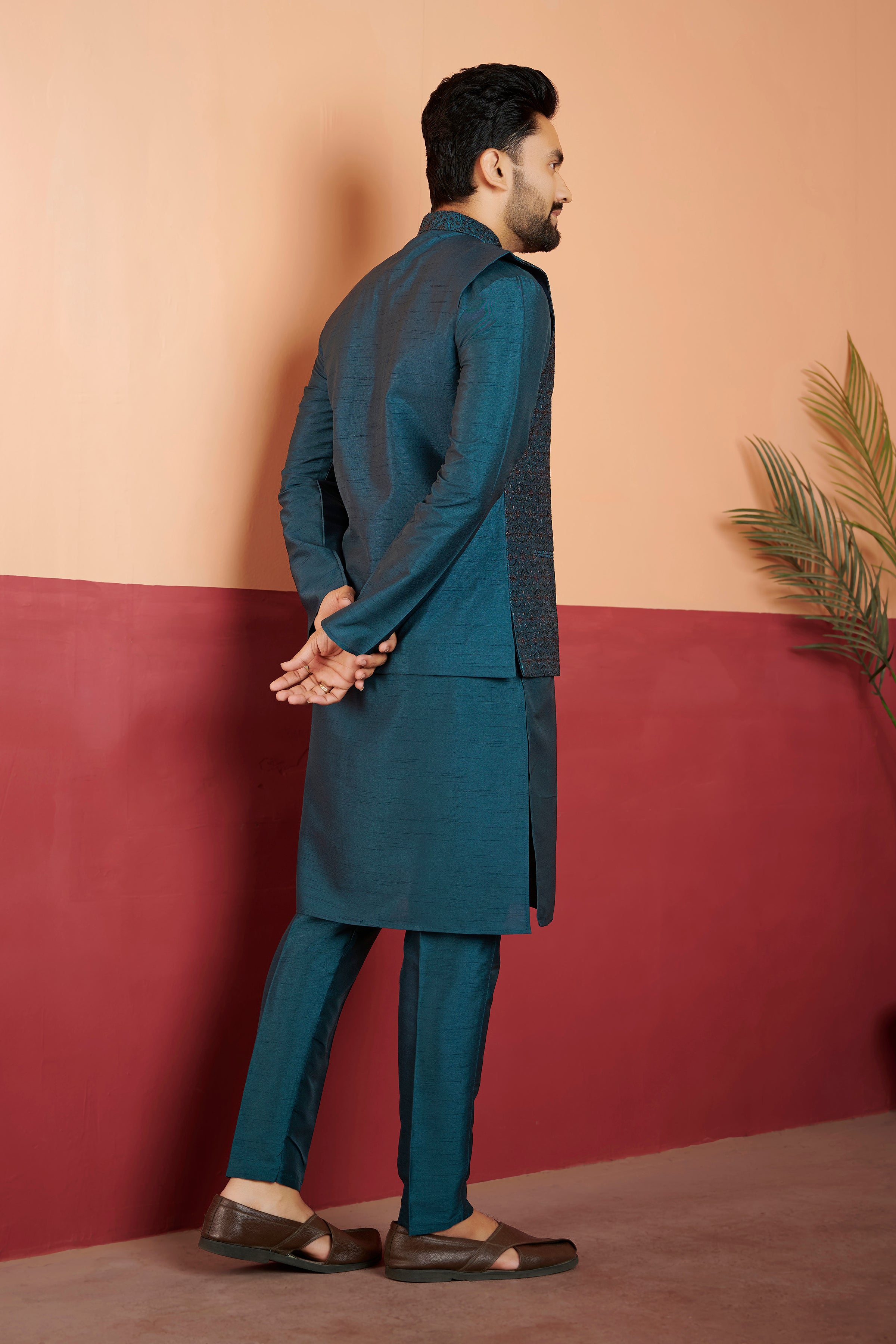 Mens Kurta Set With Jacket - Roop Darshan
