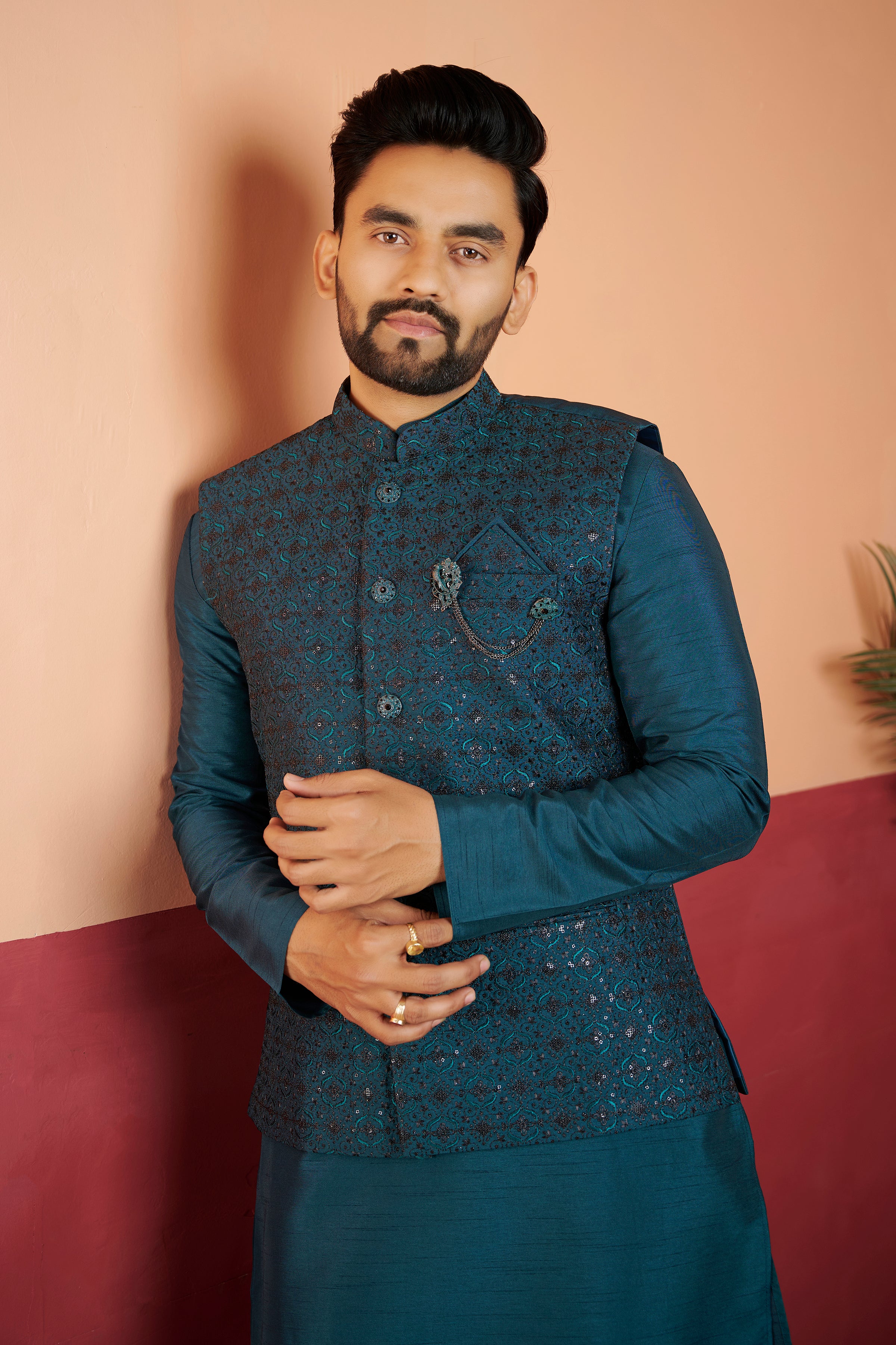 Mens Kurta Set With Jacket - Roop Darshan