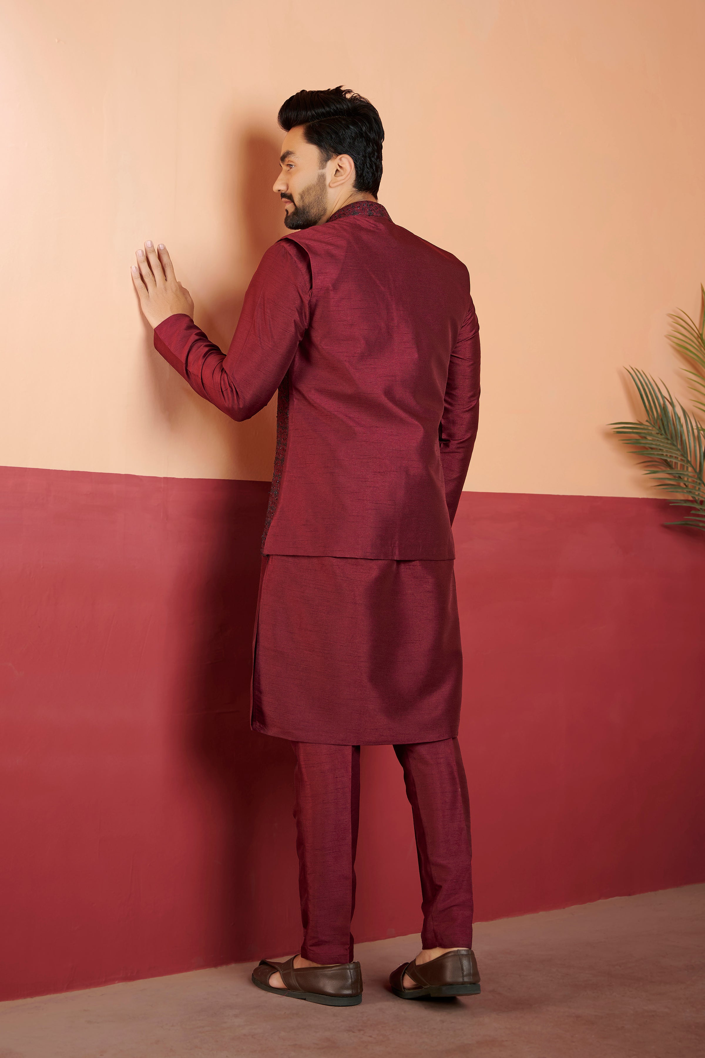 Mens Kurta Set With Jacket - Roop Darshan