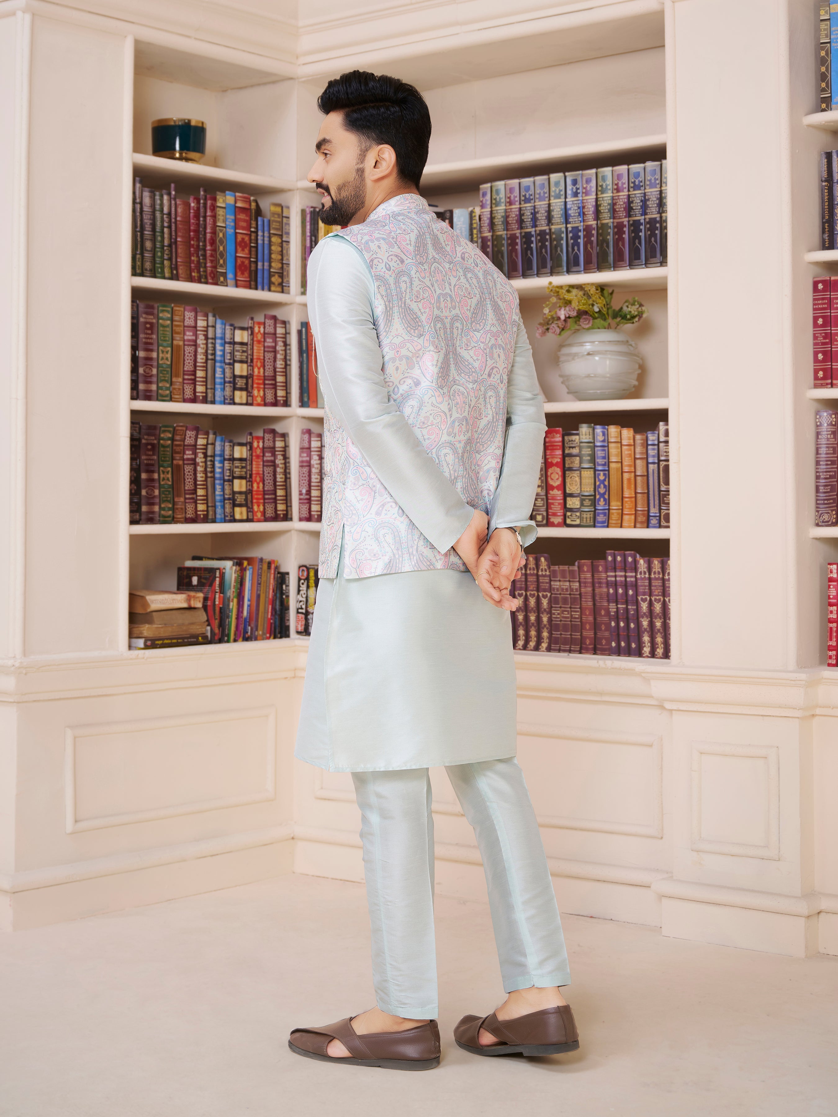 Mens Kurta Set With Jacket - Roop Darshan