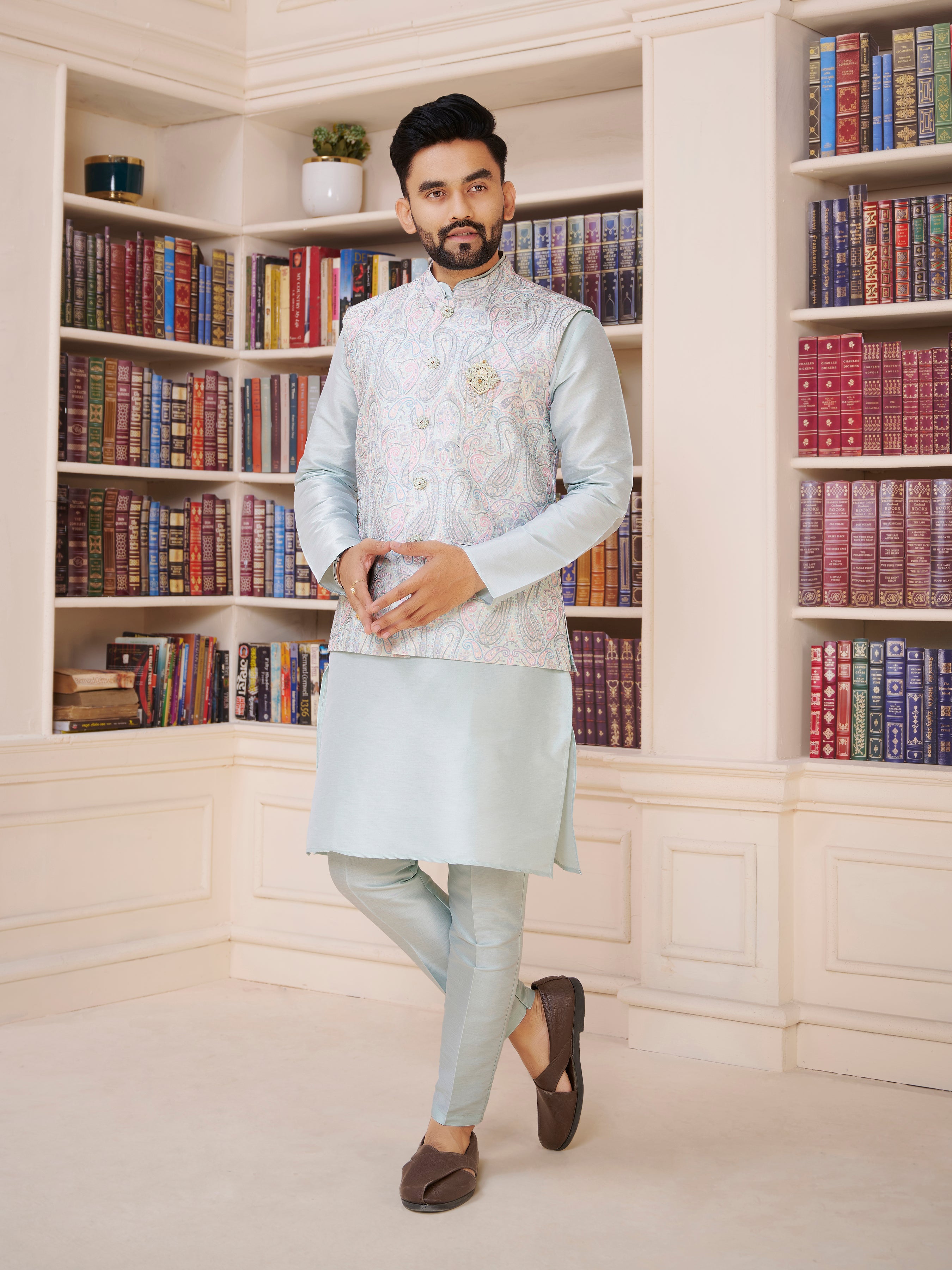 Mens Kurta Set With Jacket - Roop Darshan