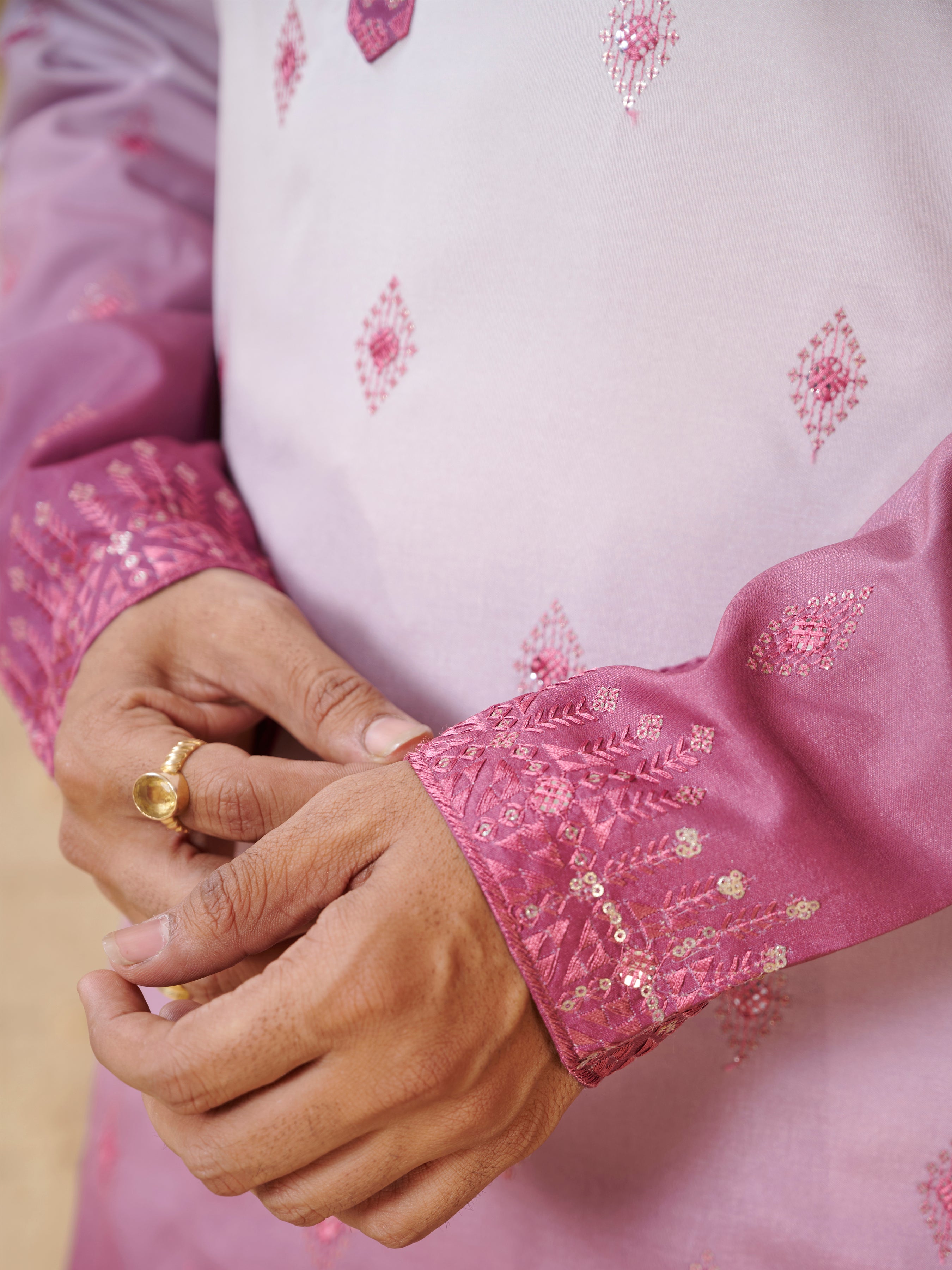 Mens Kurta Set - Roop Darshan