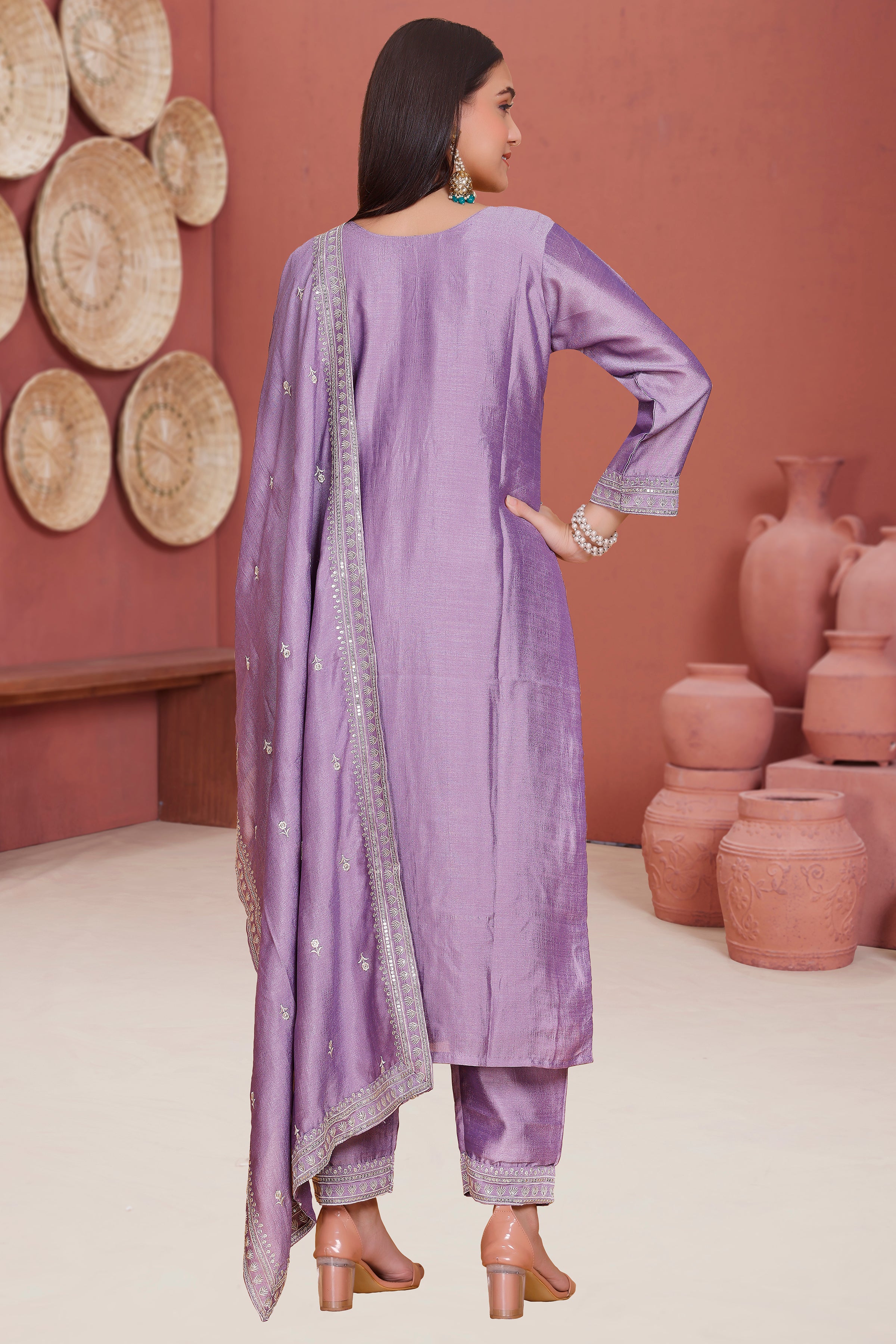 Kareena Kamiz & Pant - Roop Darshan