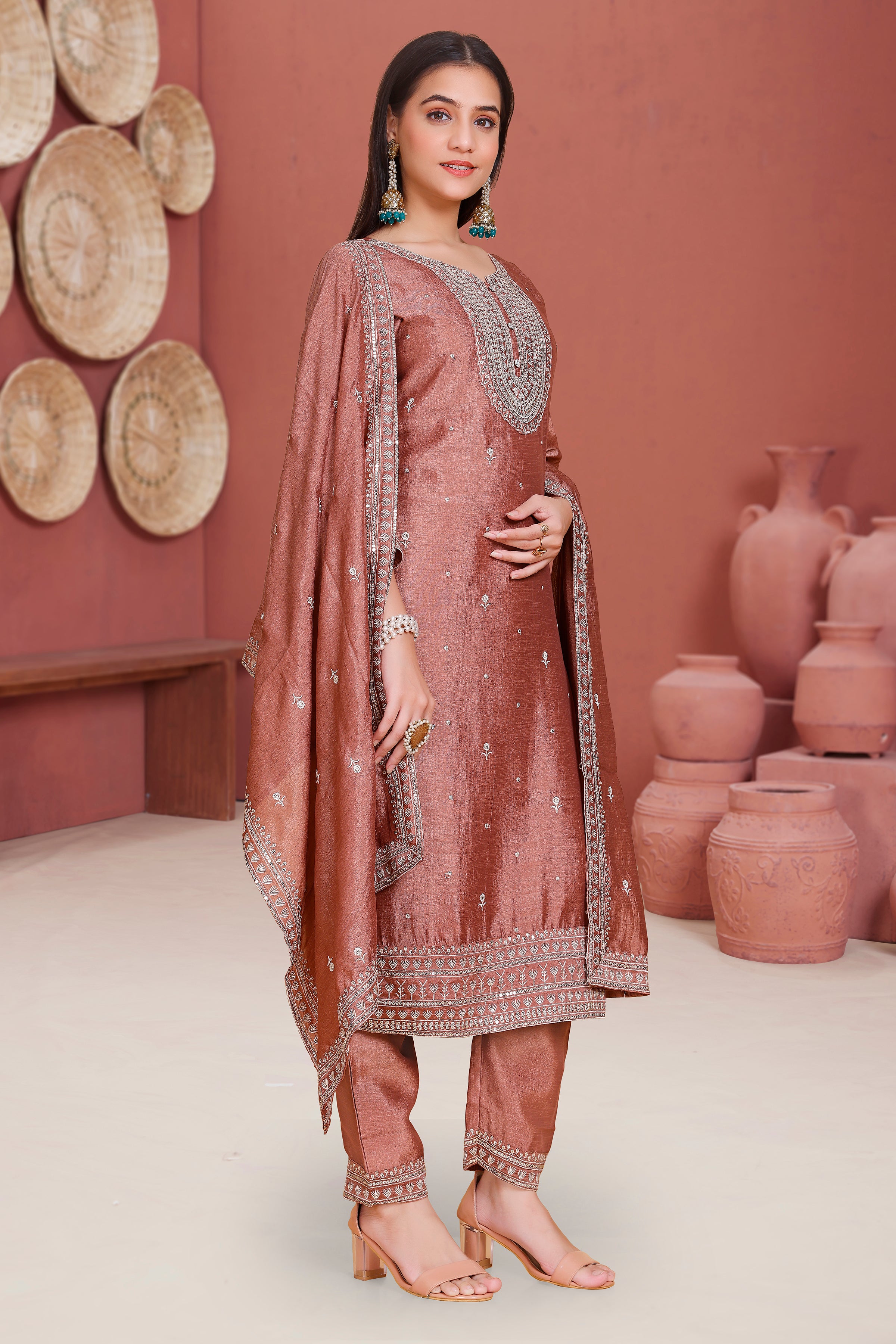 Kareena Kamiz & Pant - Roop Darshan