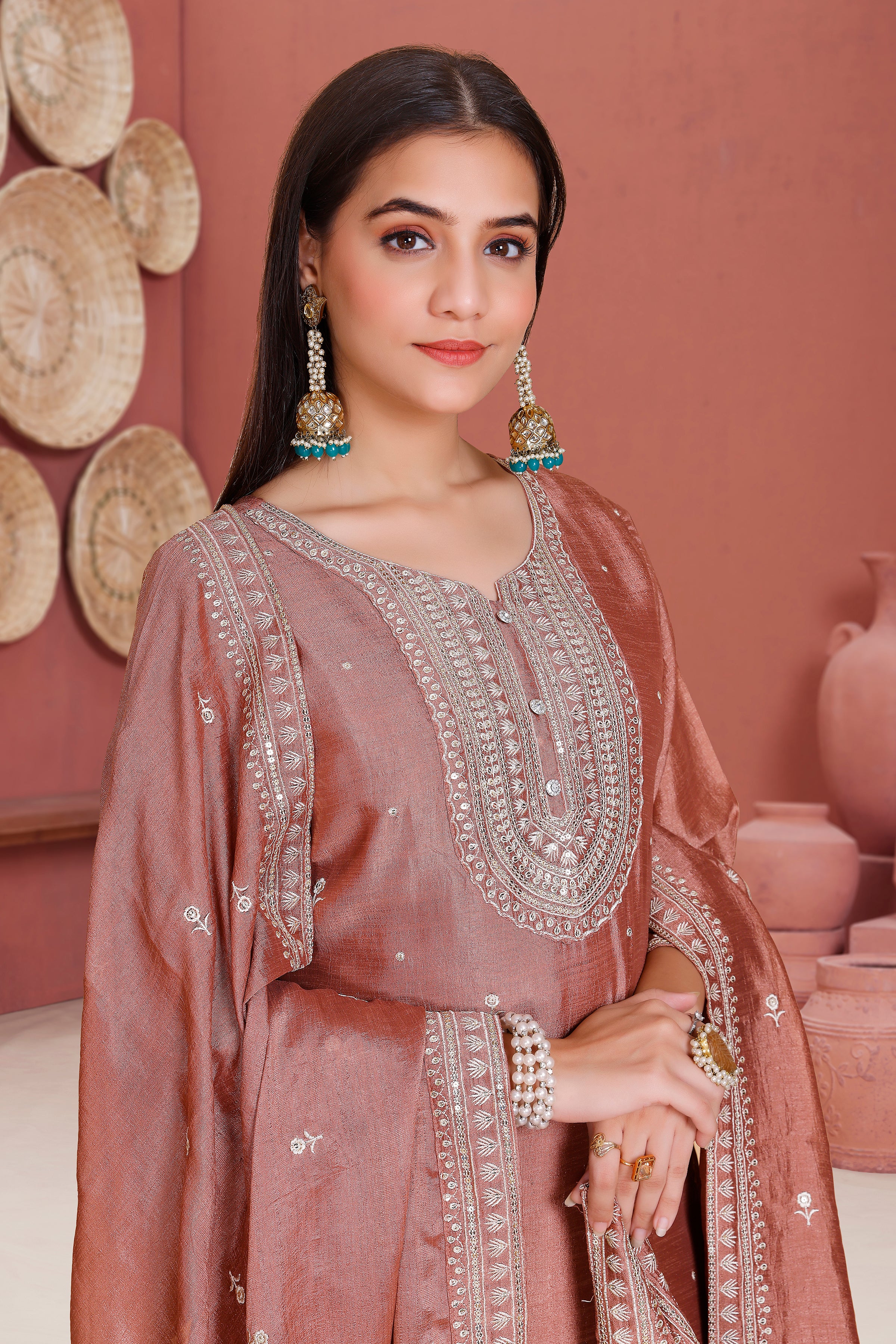 Kareena Kamiz & Pant - Roop Darshan