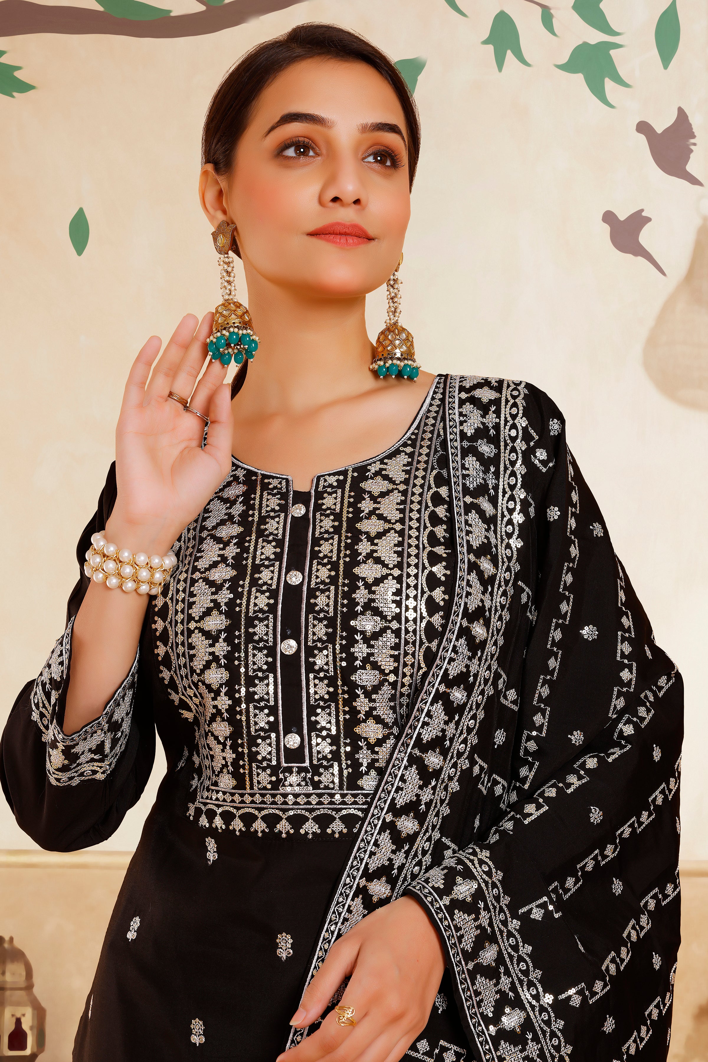Elisha Kamiz & Pant - Roop Darshan