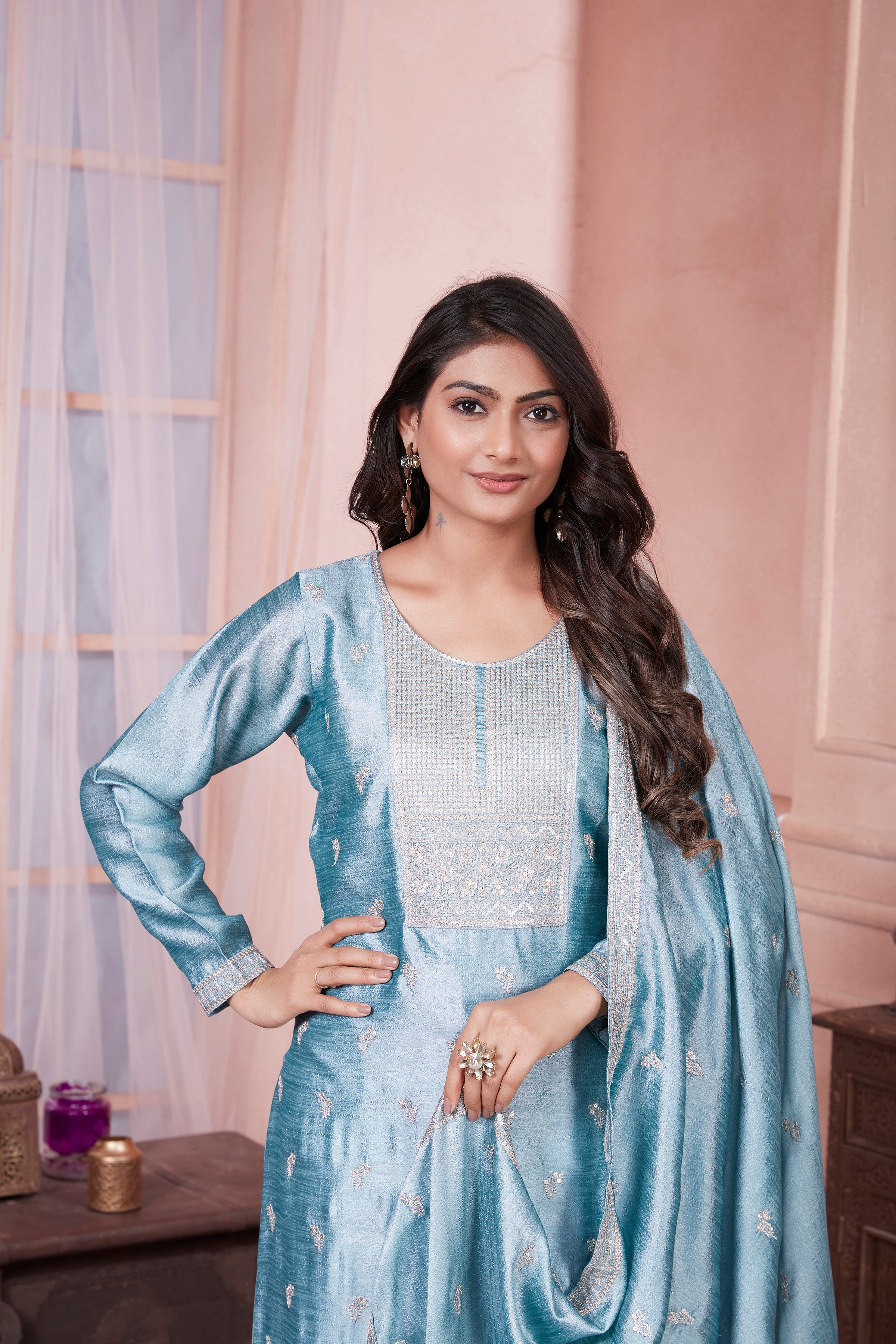 Saundra Kamiz & Pant - Roop Darshan