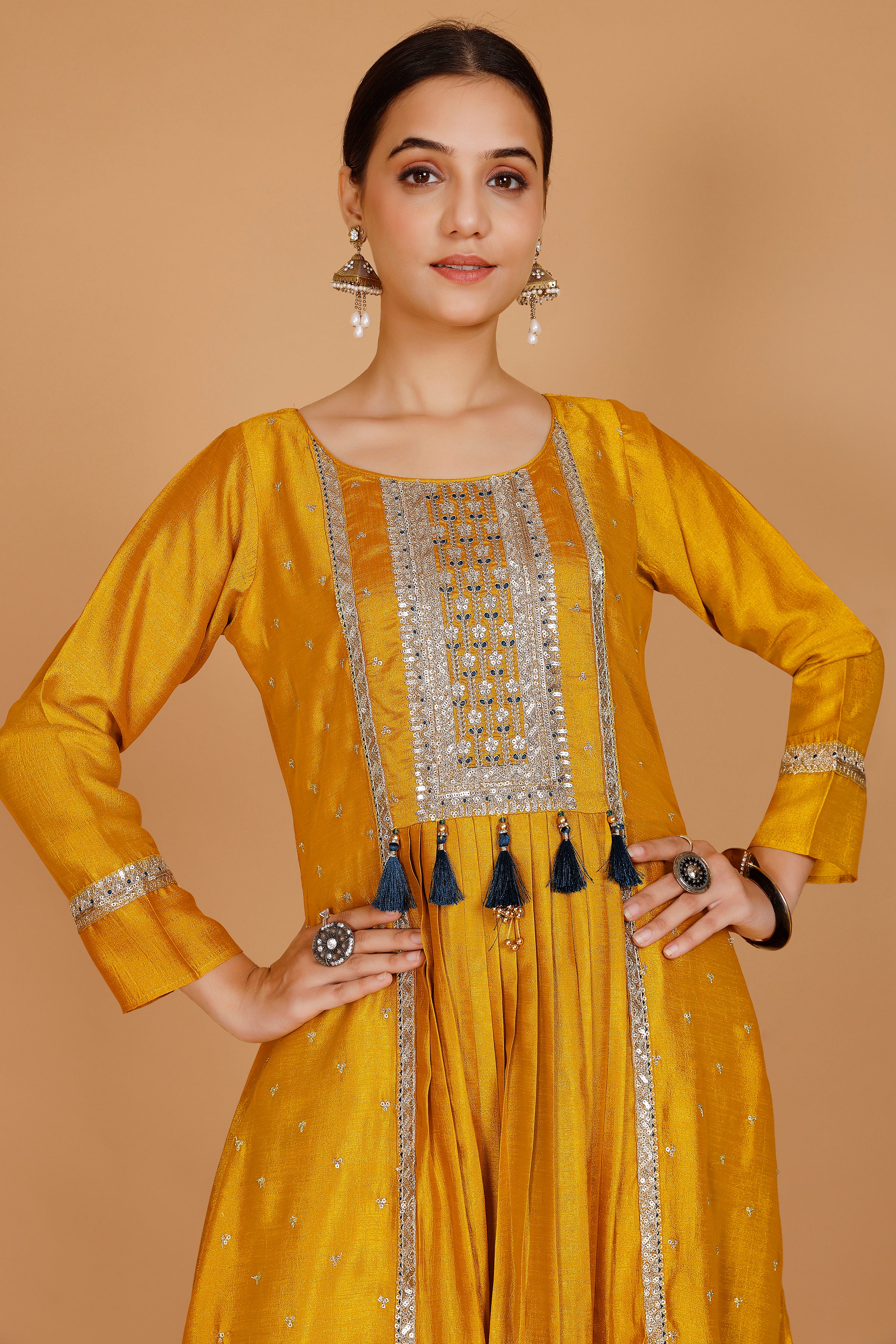 Nisha Kamiz & Pant - Roop Darshan