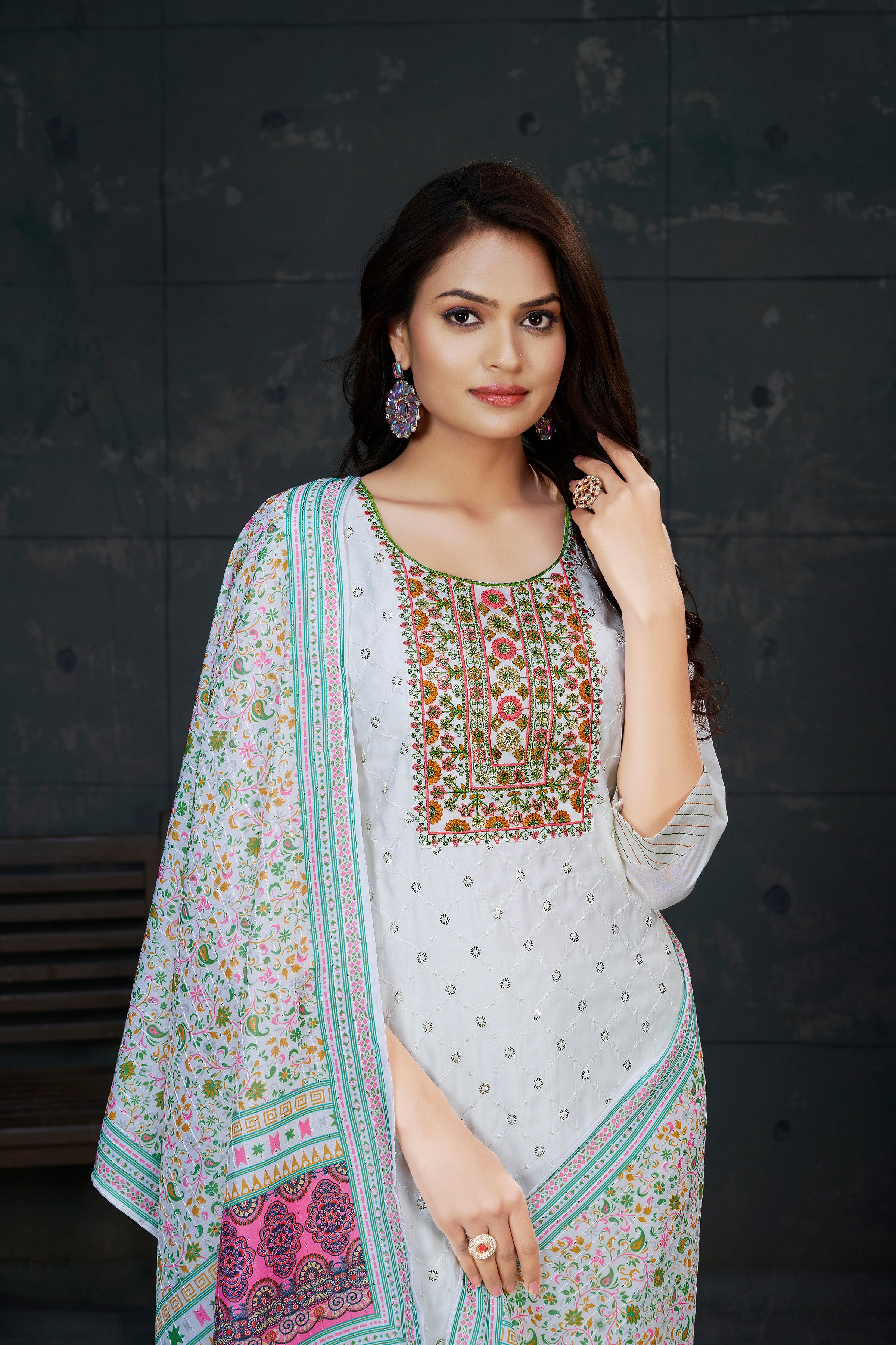 Rasna Kamiz & Pant - Roop Darshan