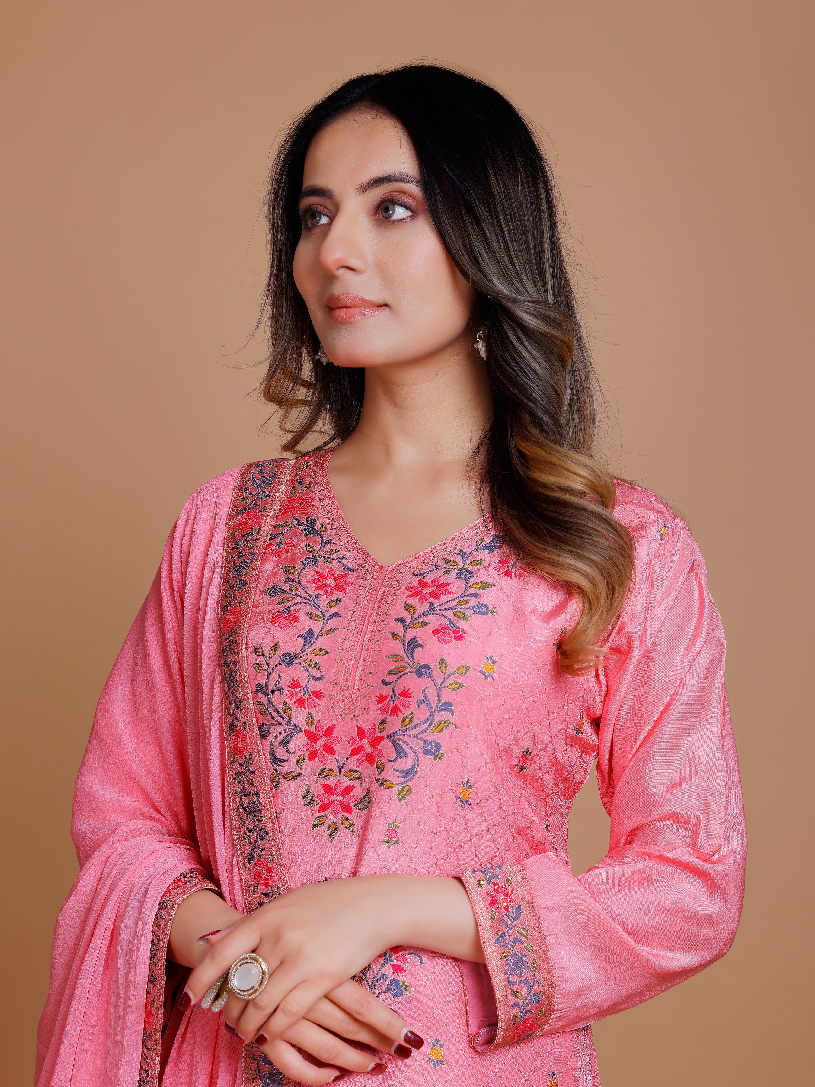 Kanika Kamiz & Pant - Roop Darshan