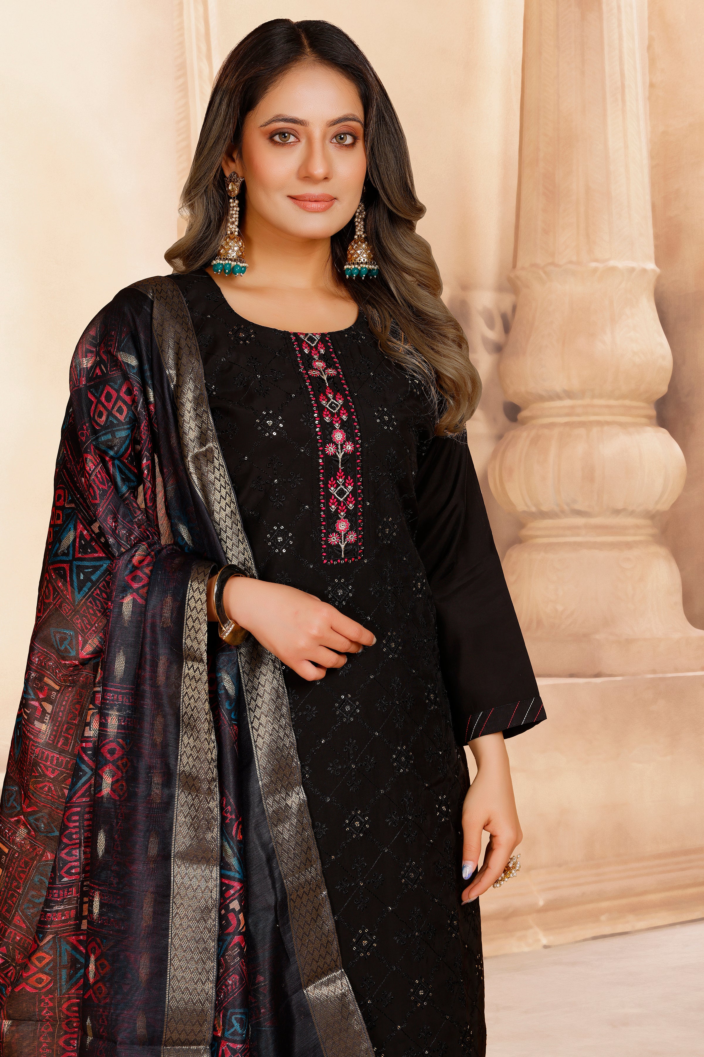 Krisha Kamiz & Pant - Roop Darshan
