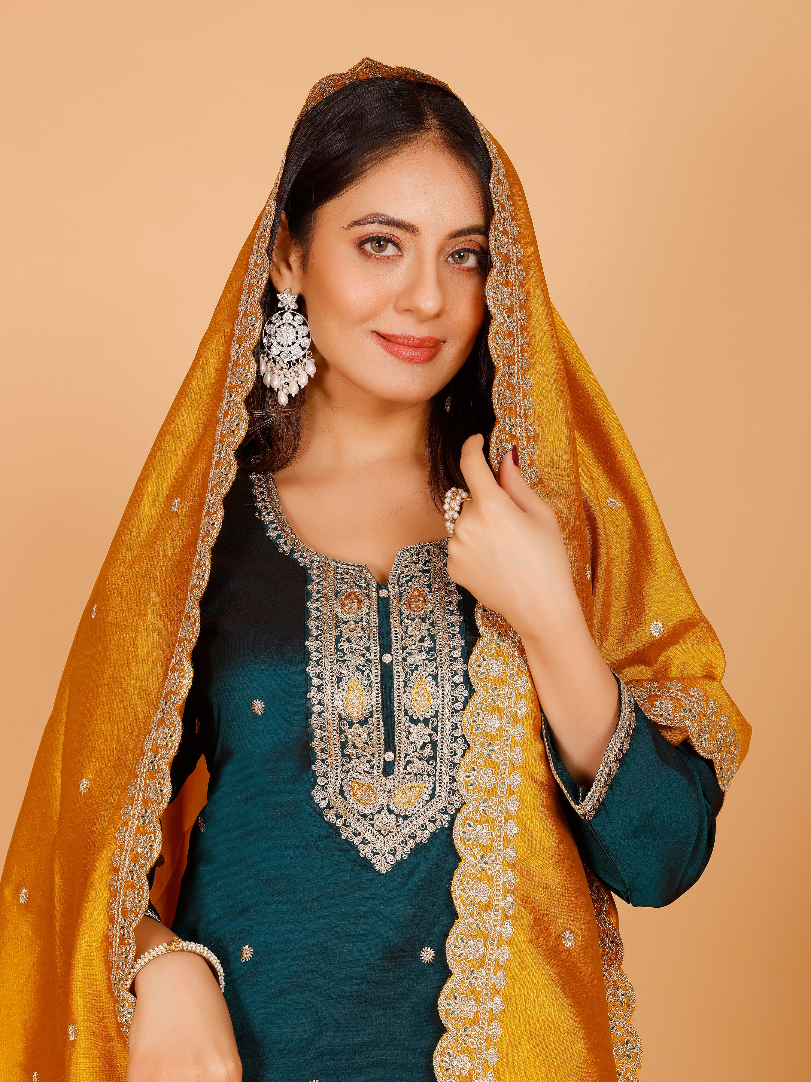 Nisha Kamiz & Pant
