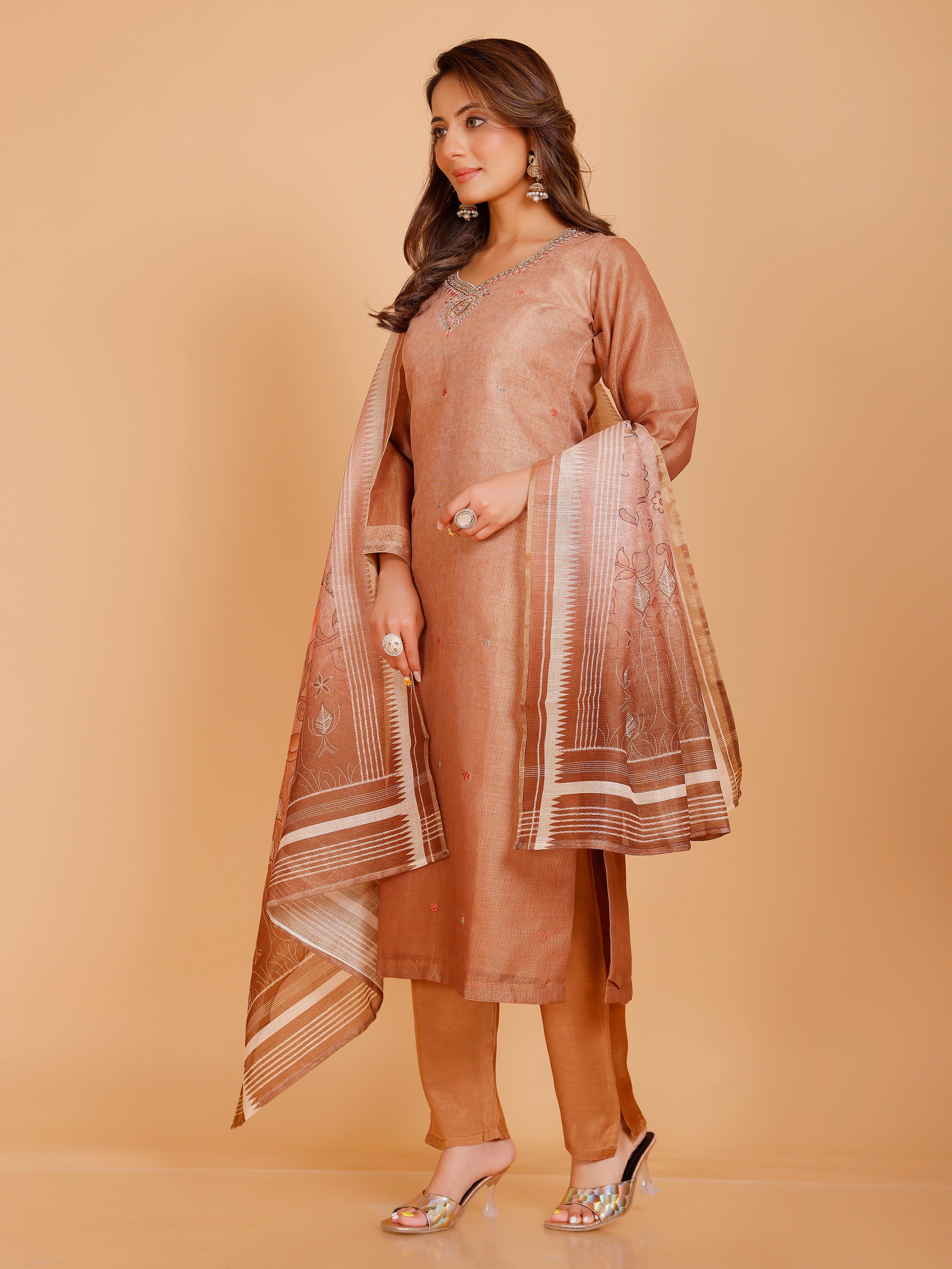 Nivedita Kamiz & Pant