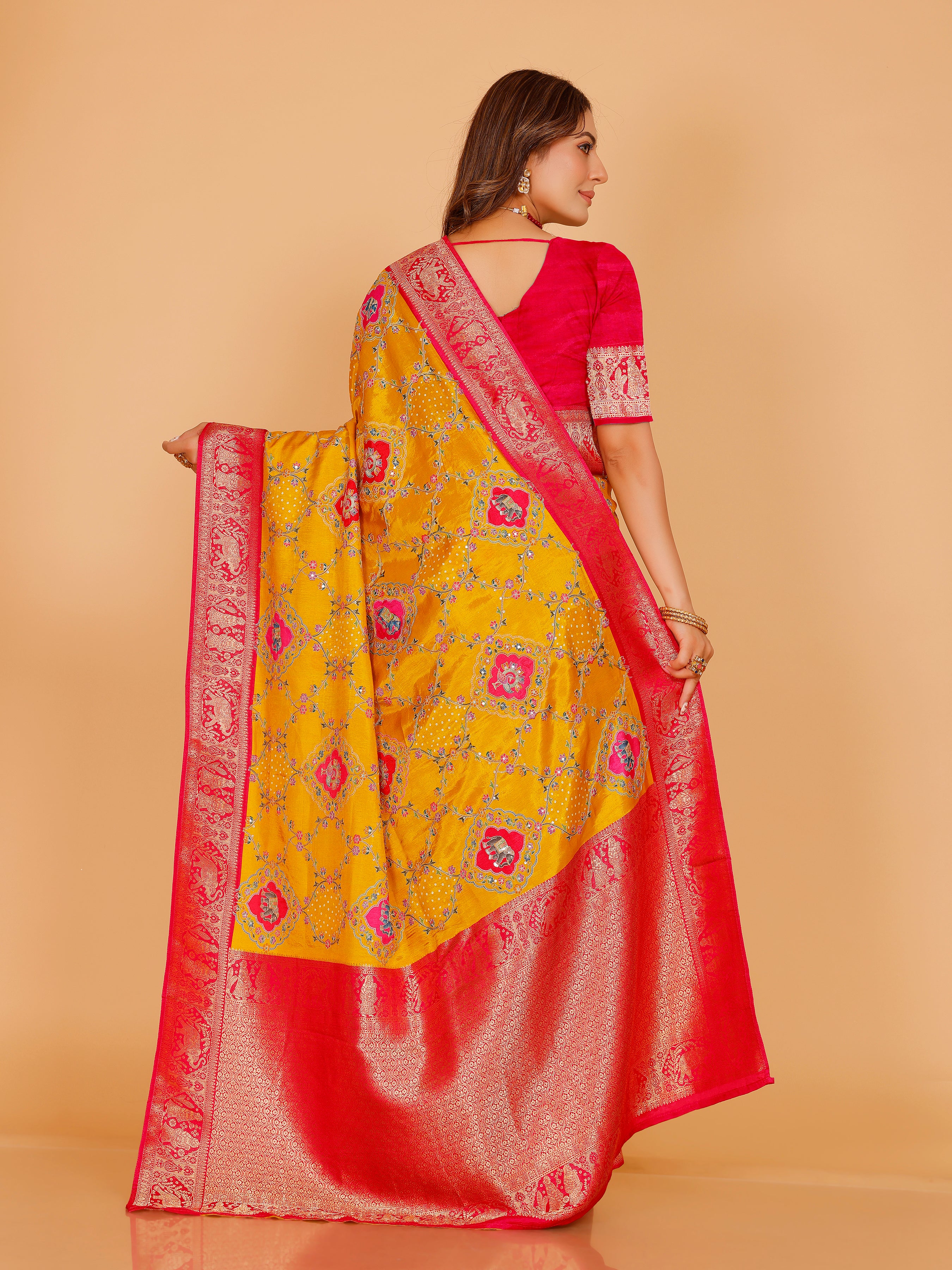 Manasvi Saree