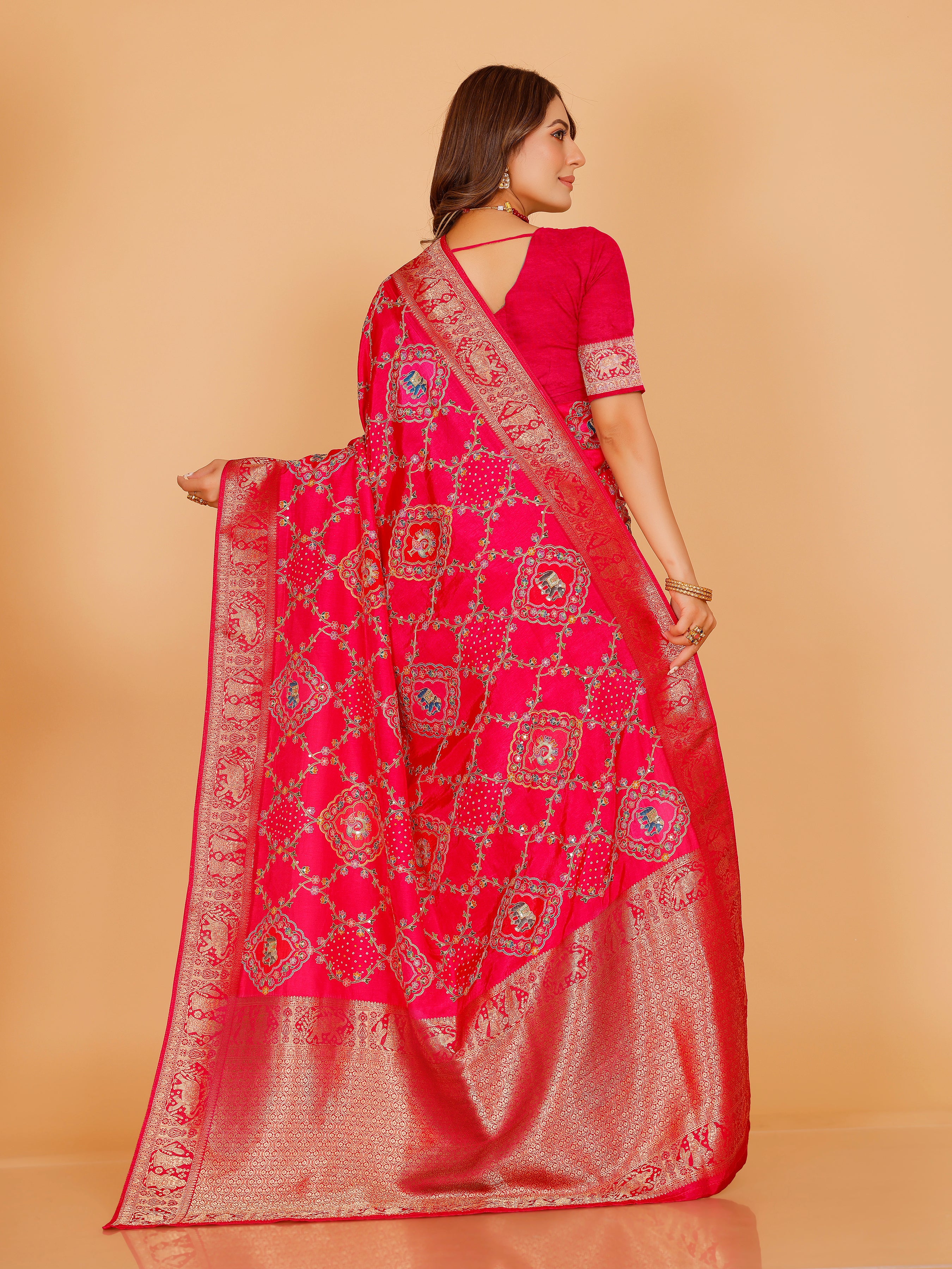 Manasvi Saree