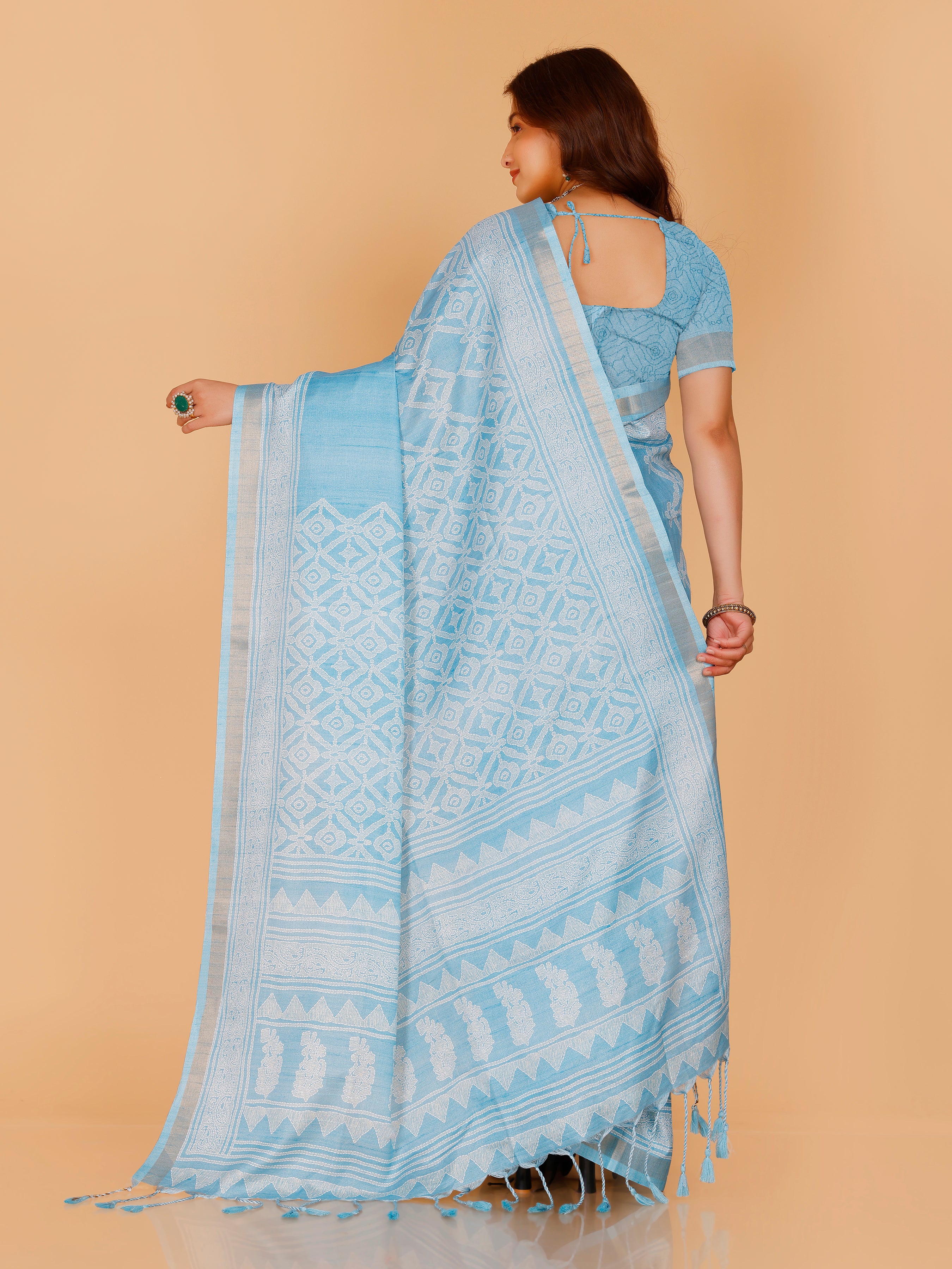 Vedanshi Saree