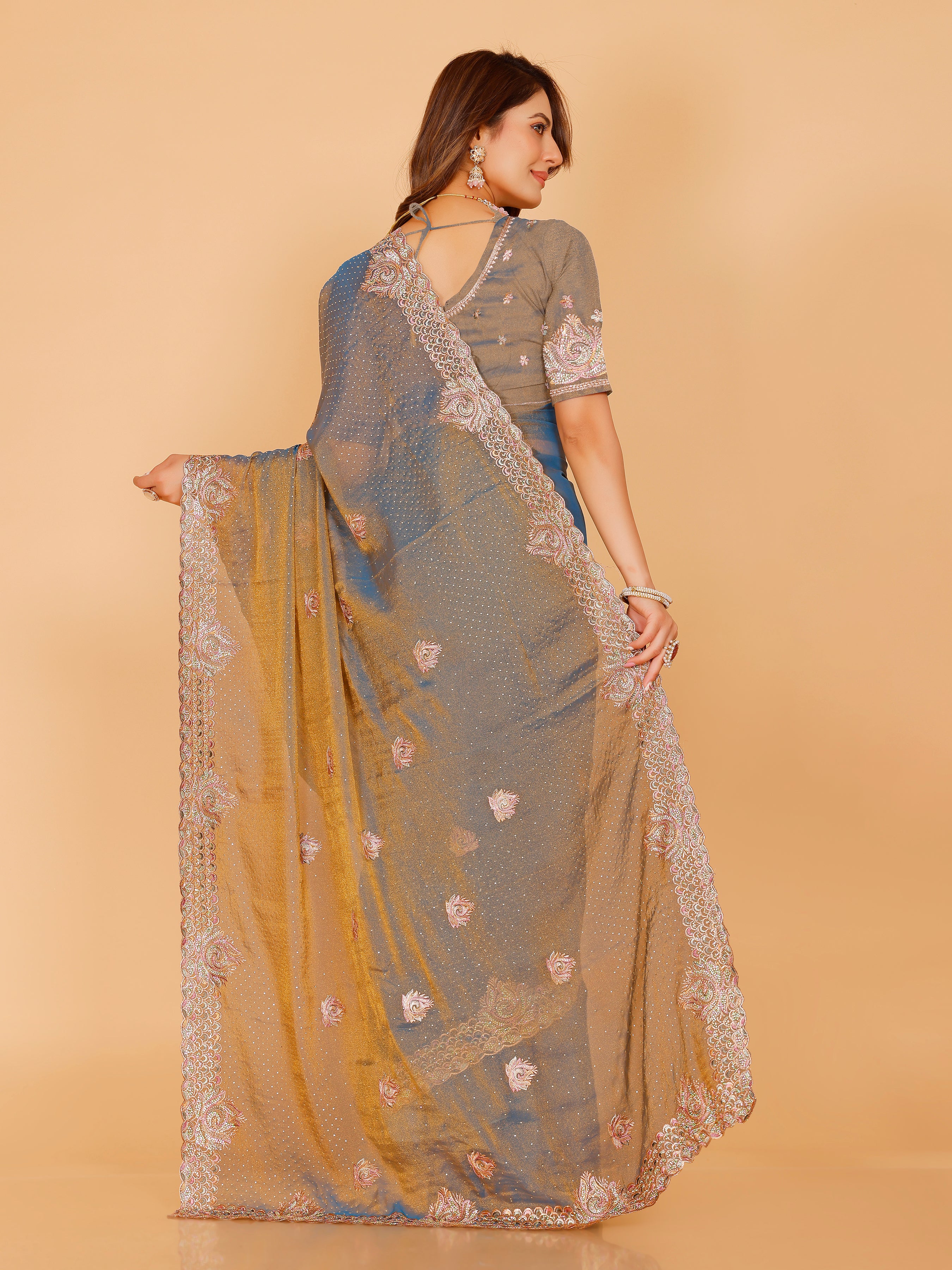 Saavi Saree