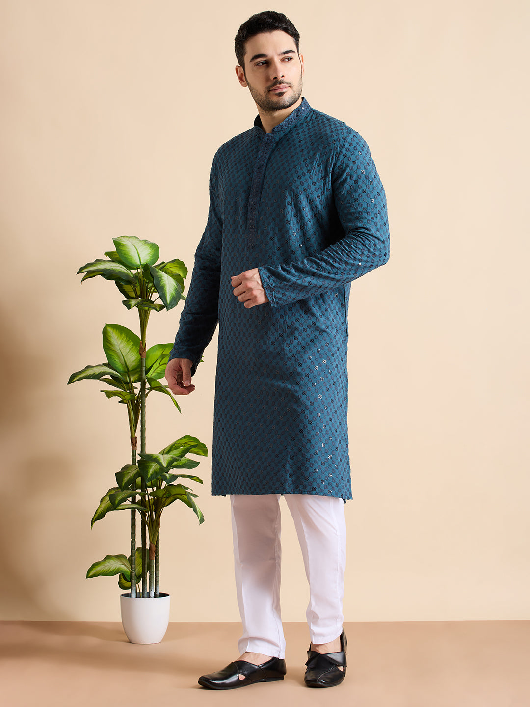 Chikankari Kurta Pyjama Set