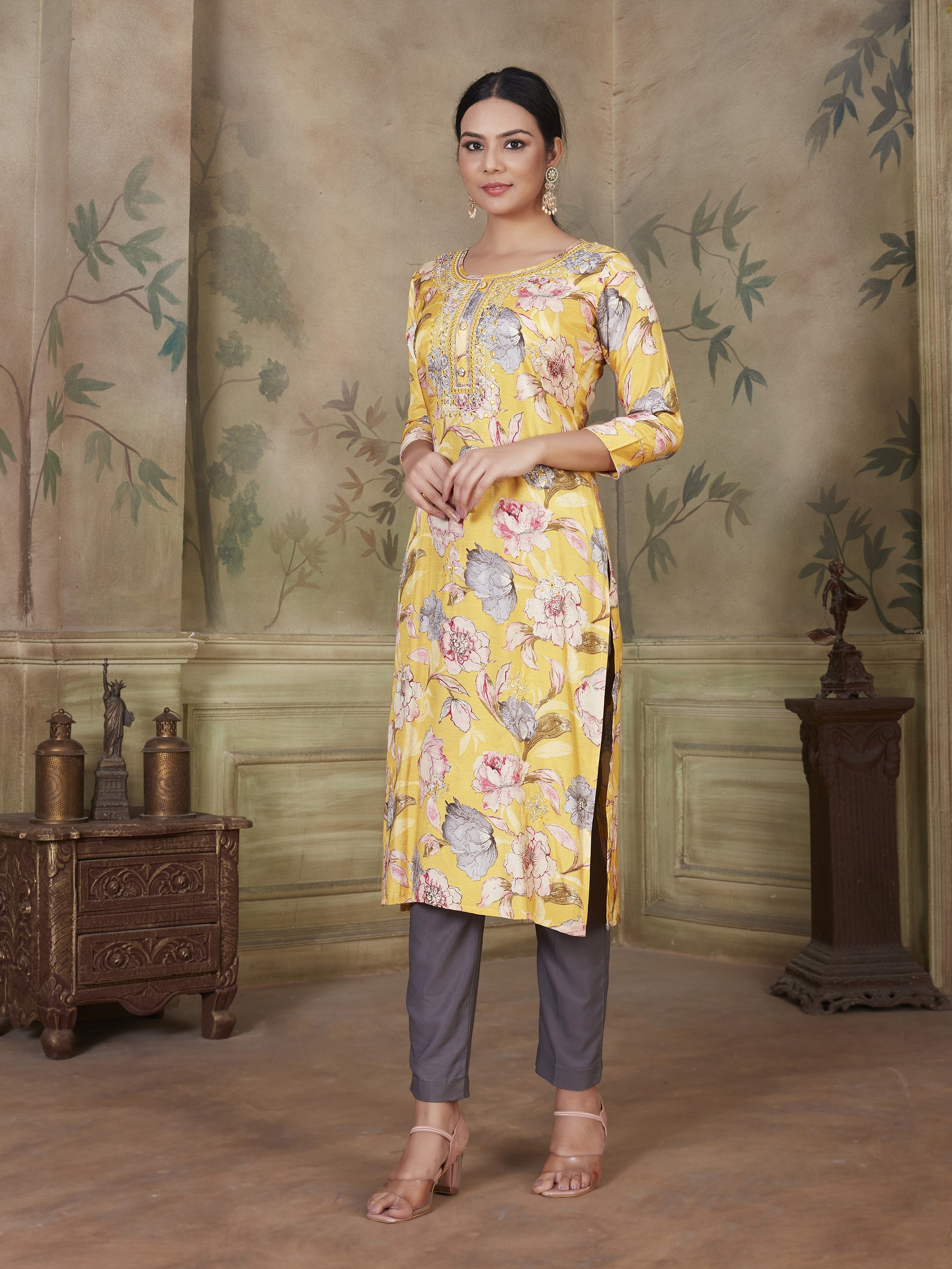 Norah Floral Kurti - Roop Darshan