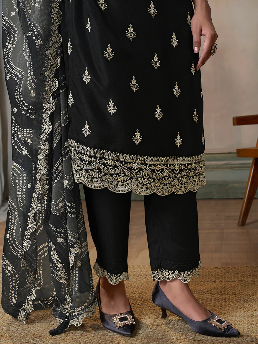 Riya Kamiz & Pant - Roop Darshan