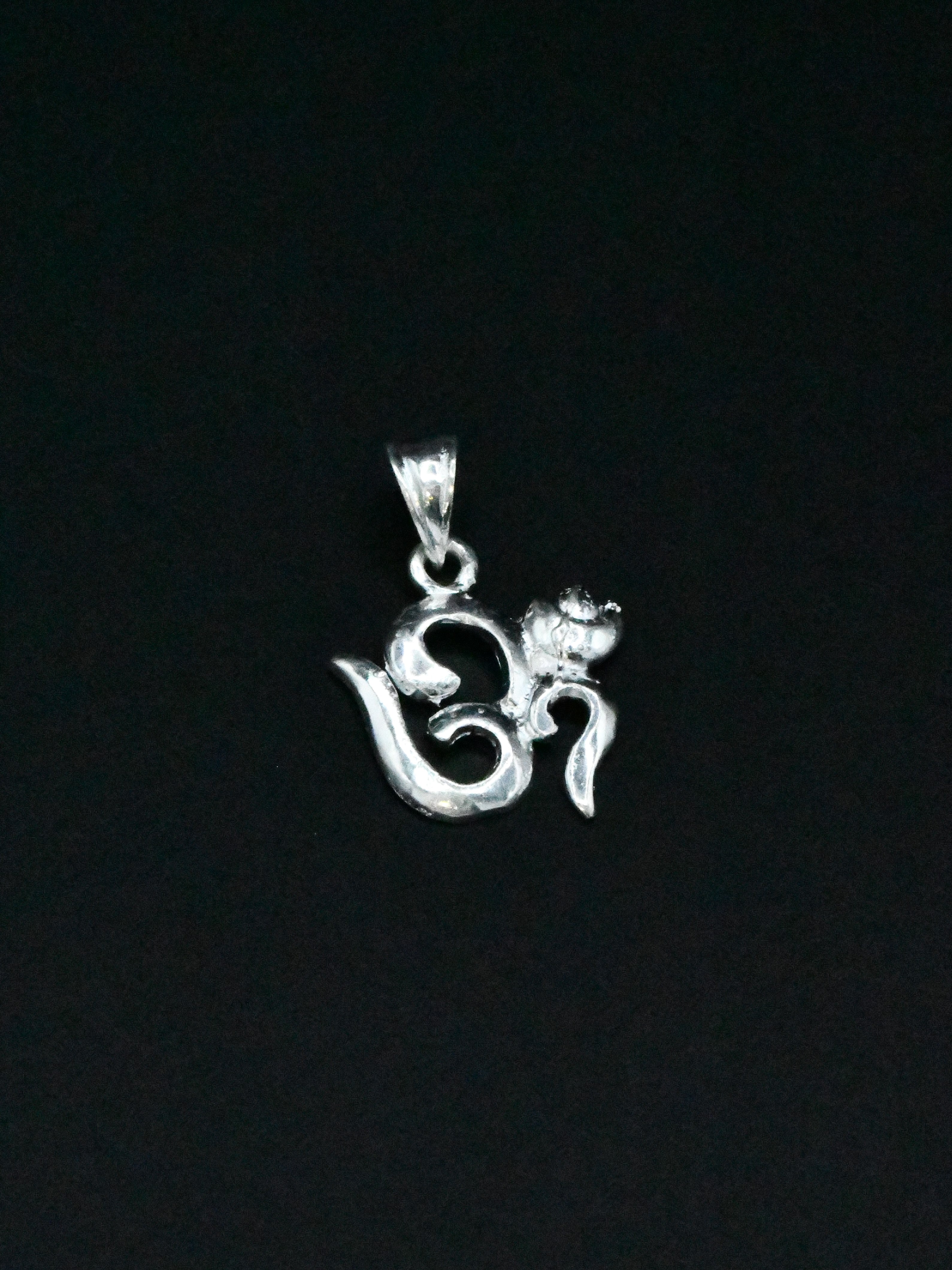 Silver Om Pendant - Roop Darshan
