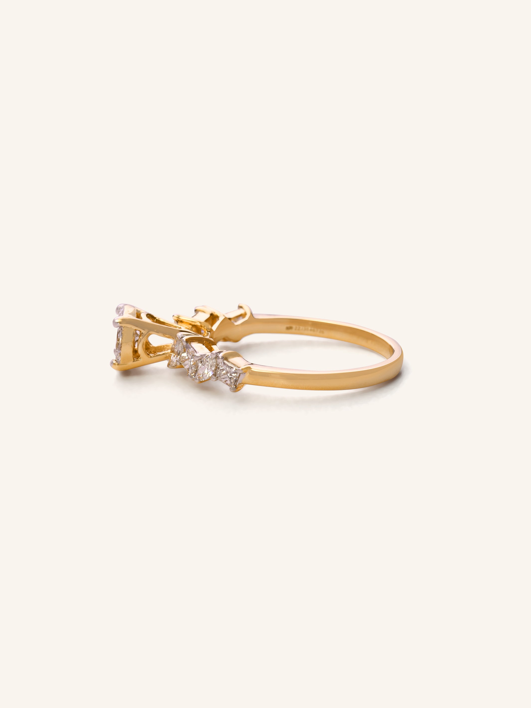 18ct Gold Diamond Ring - Roop Darshan