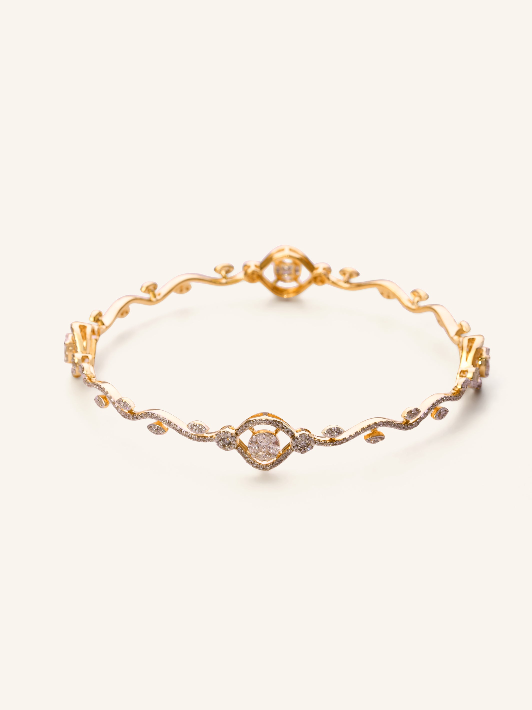 18ct Gold 1 Pc Diamond Bangle - Roop Darshan