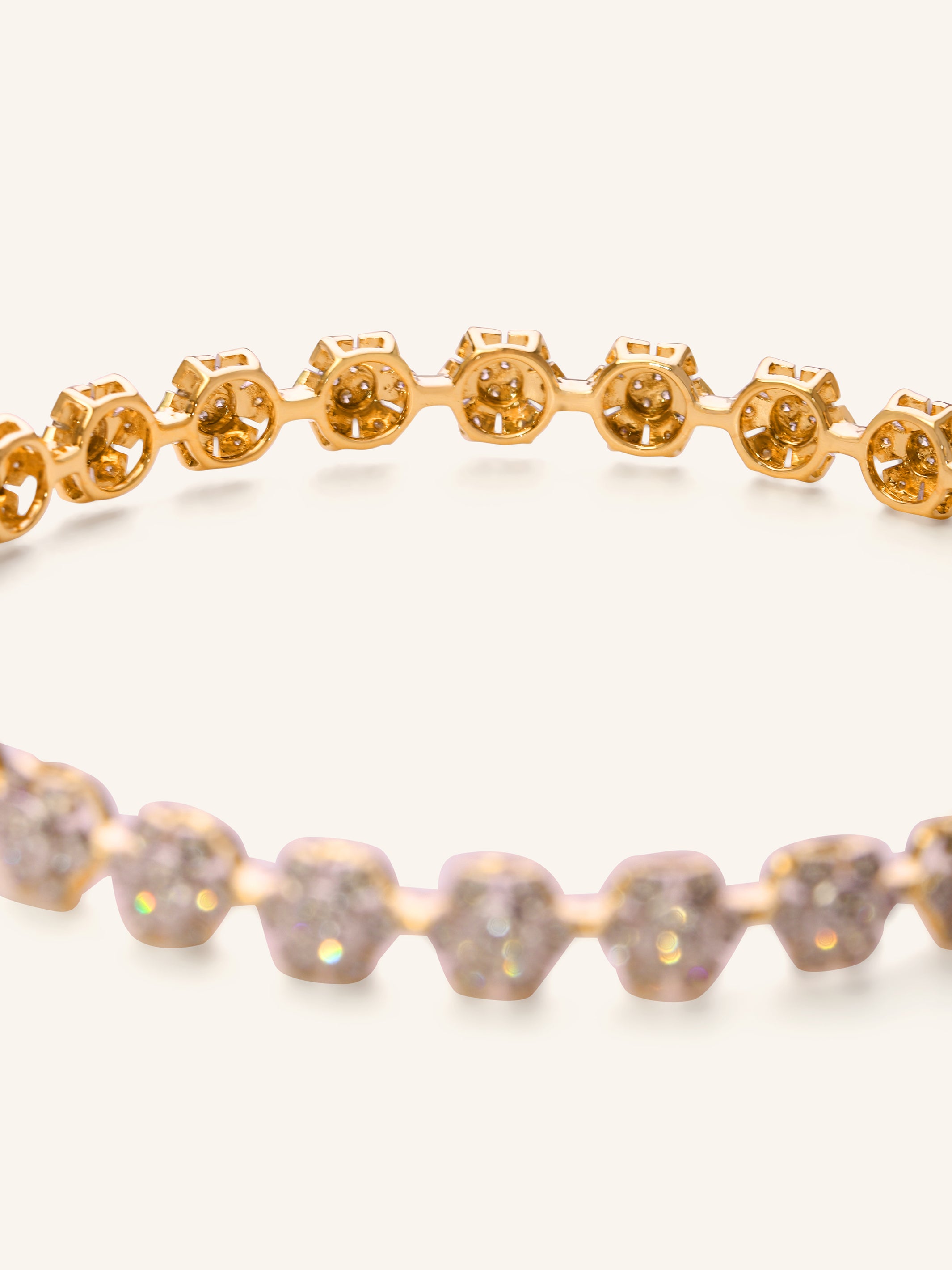 18ct Gold 1 Pc Diamond Bangle - Roop Darshan