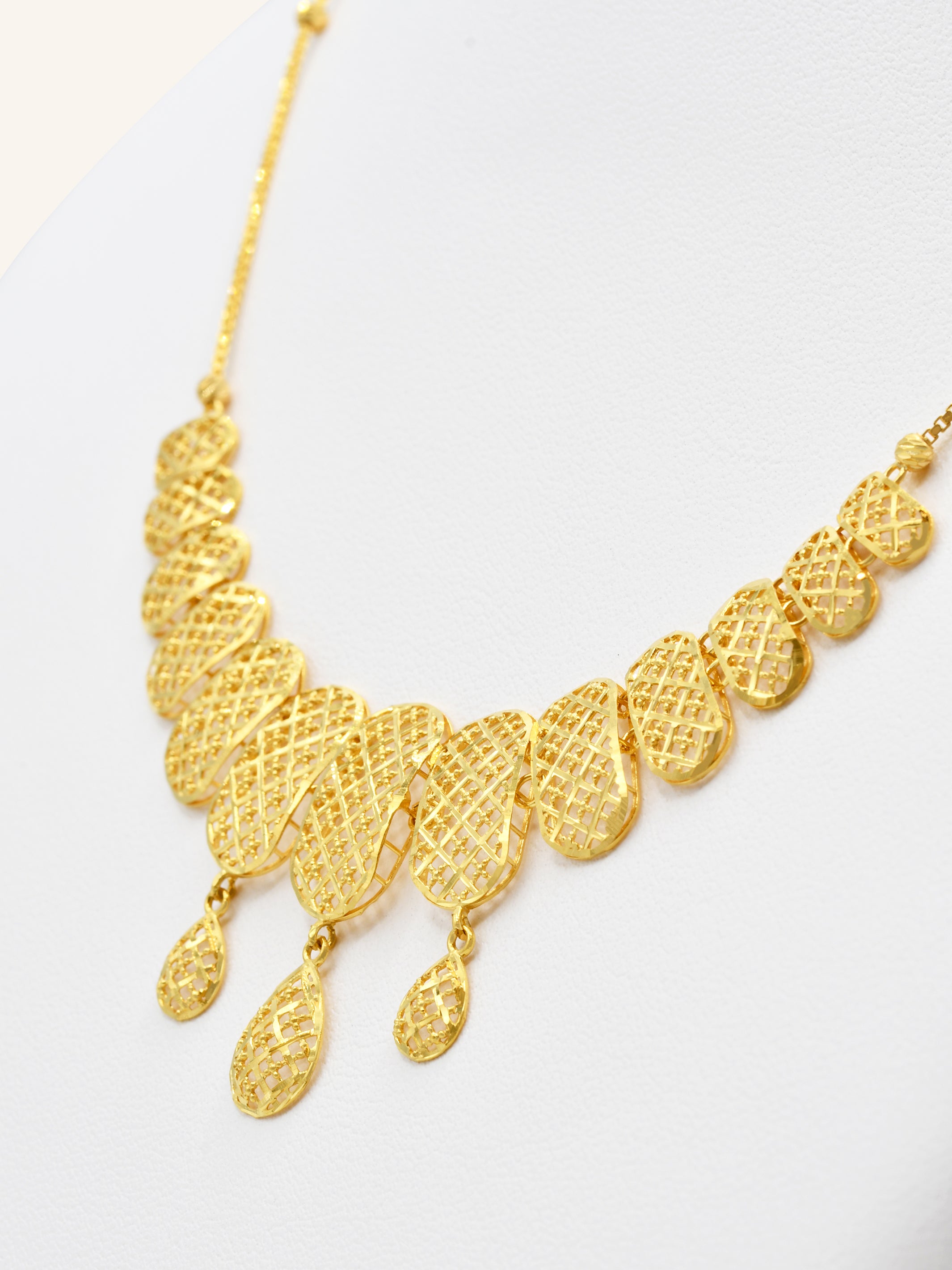 22ct Gold Necklace Set 13.50 GMS - Roop Darshan
