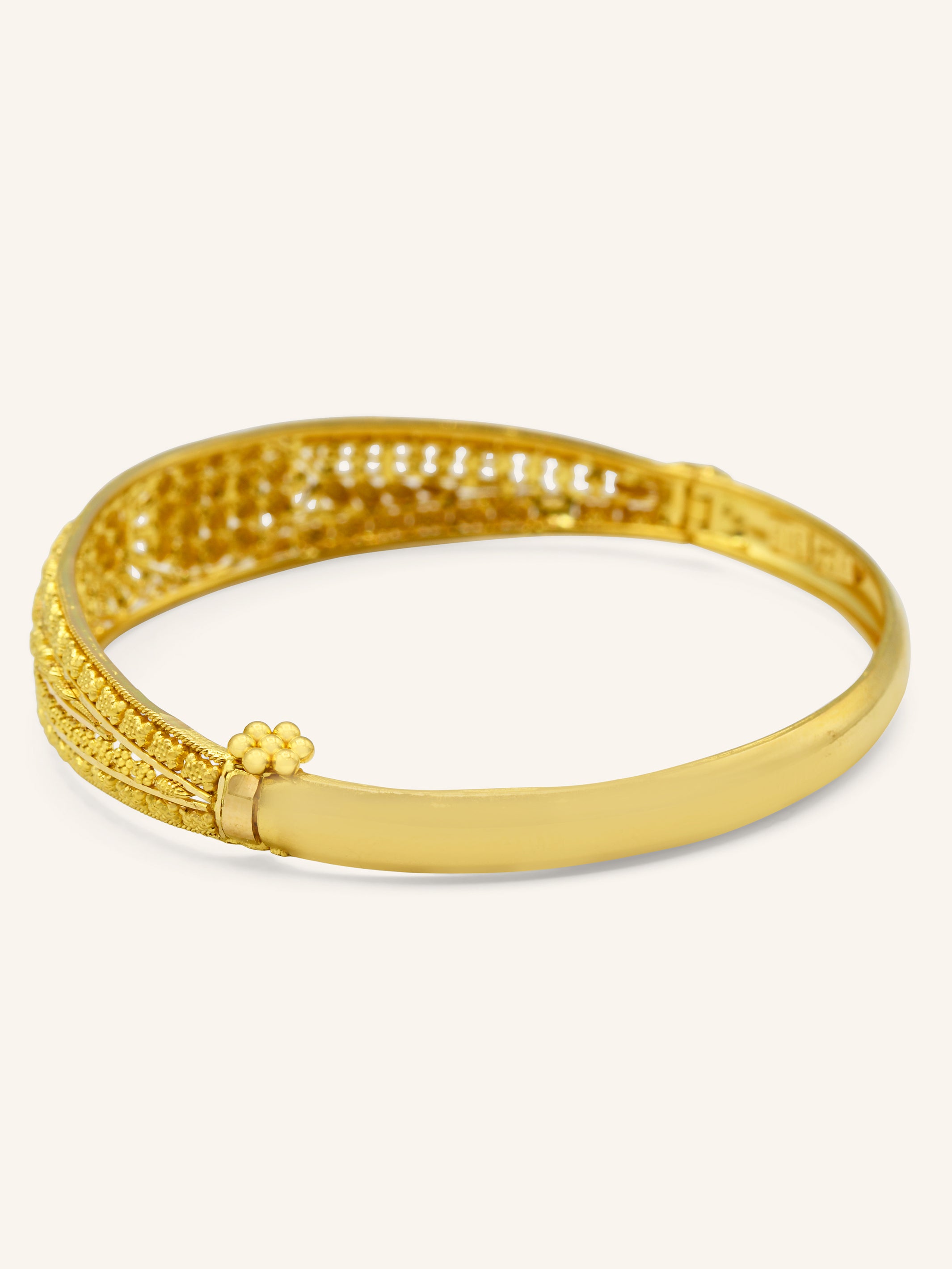 22ct Gold 1 Piece Screw Bangle