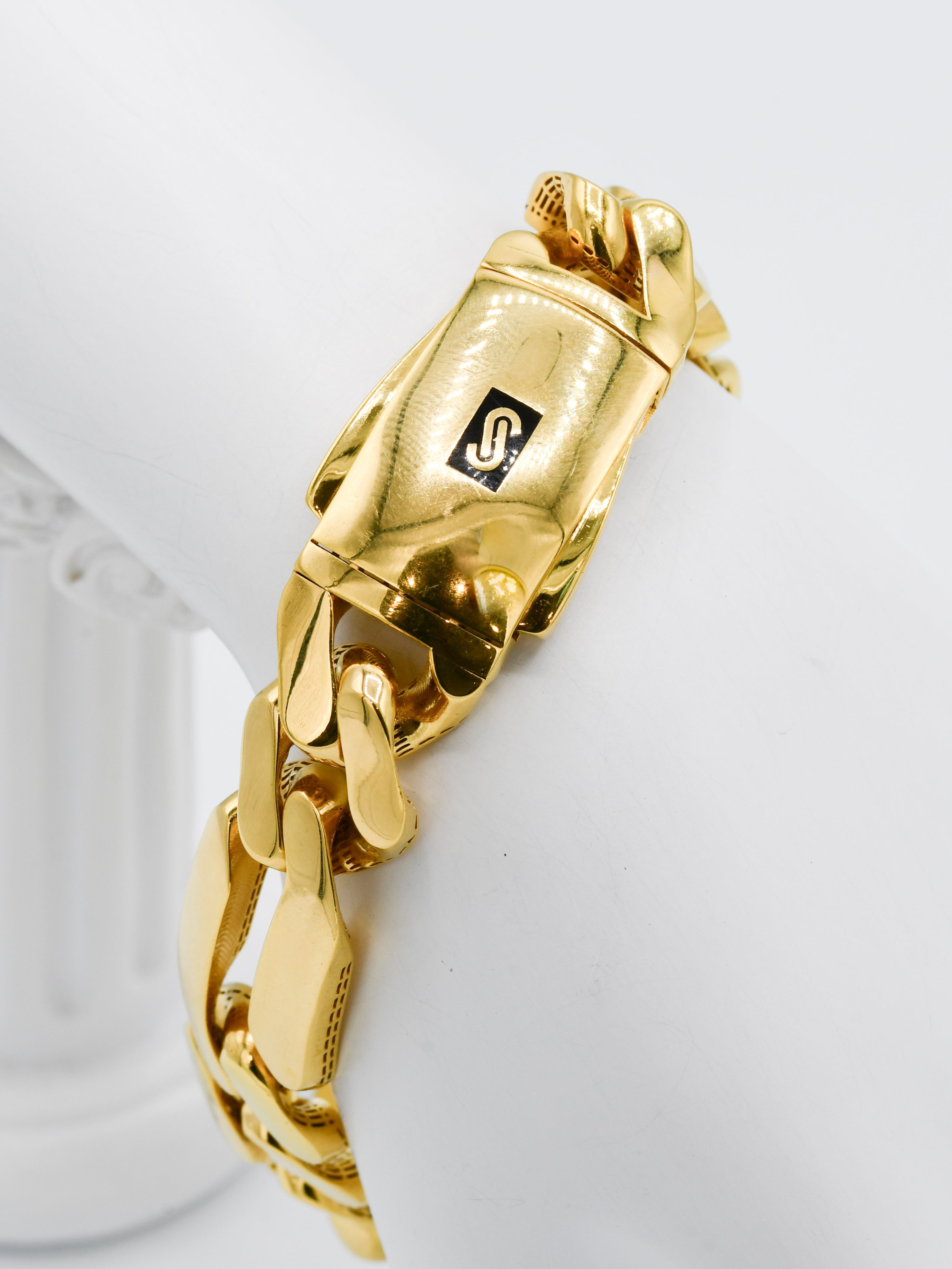 22ct Gold Hollow Figaro Monaco Bracelet - Roop Darshan
