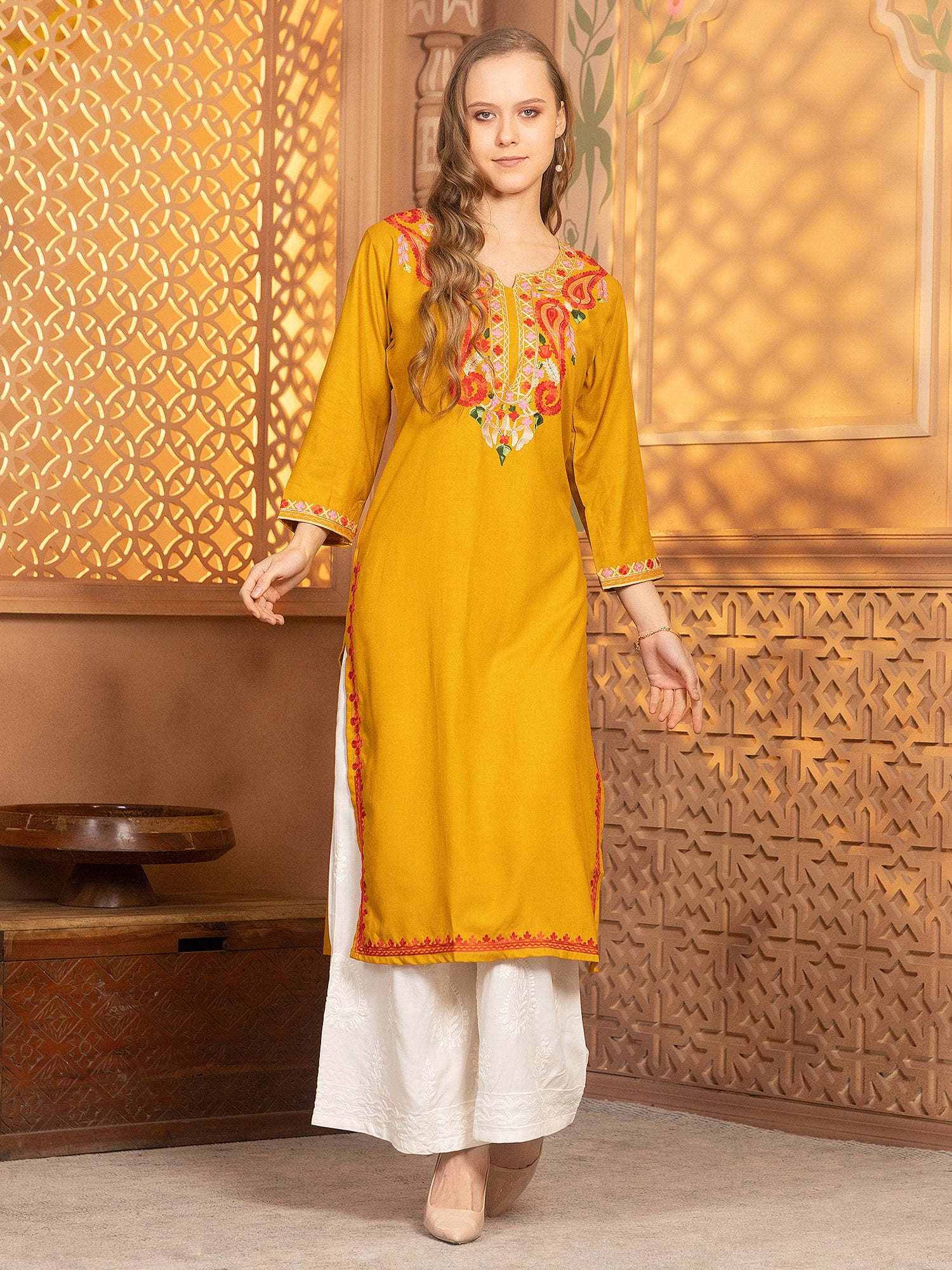 Nisha Kurti