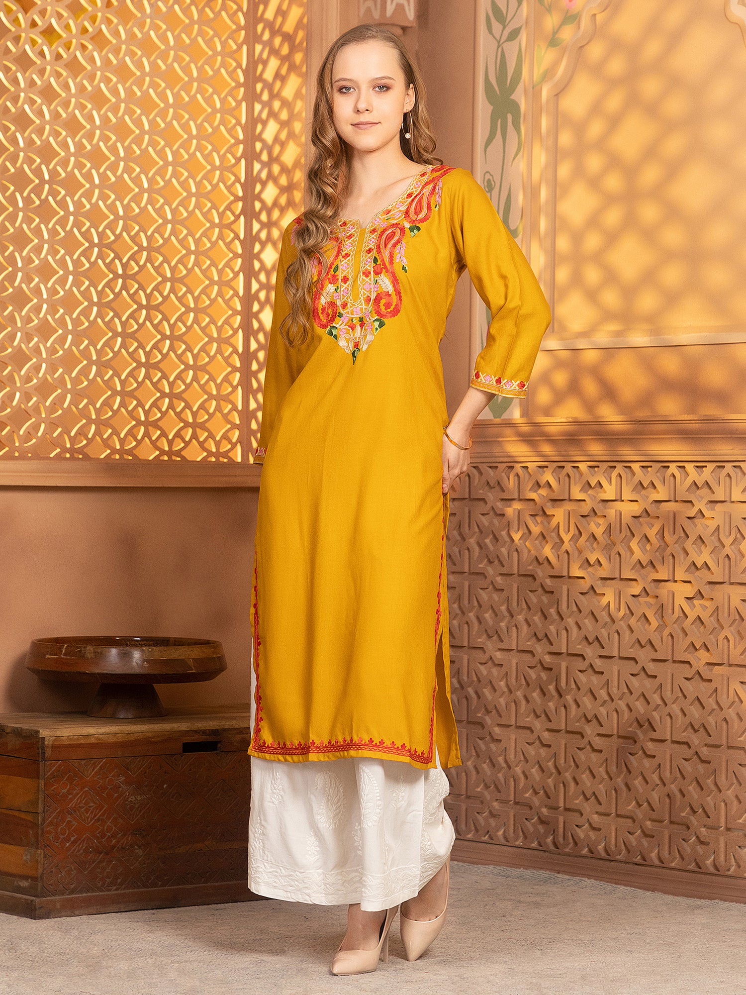 Nisha Kurti