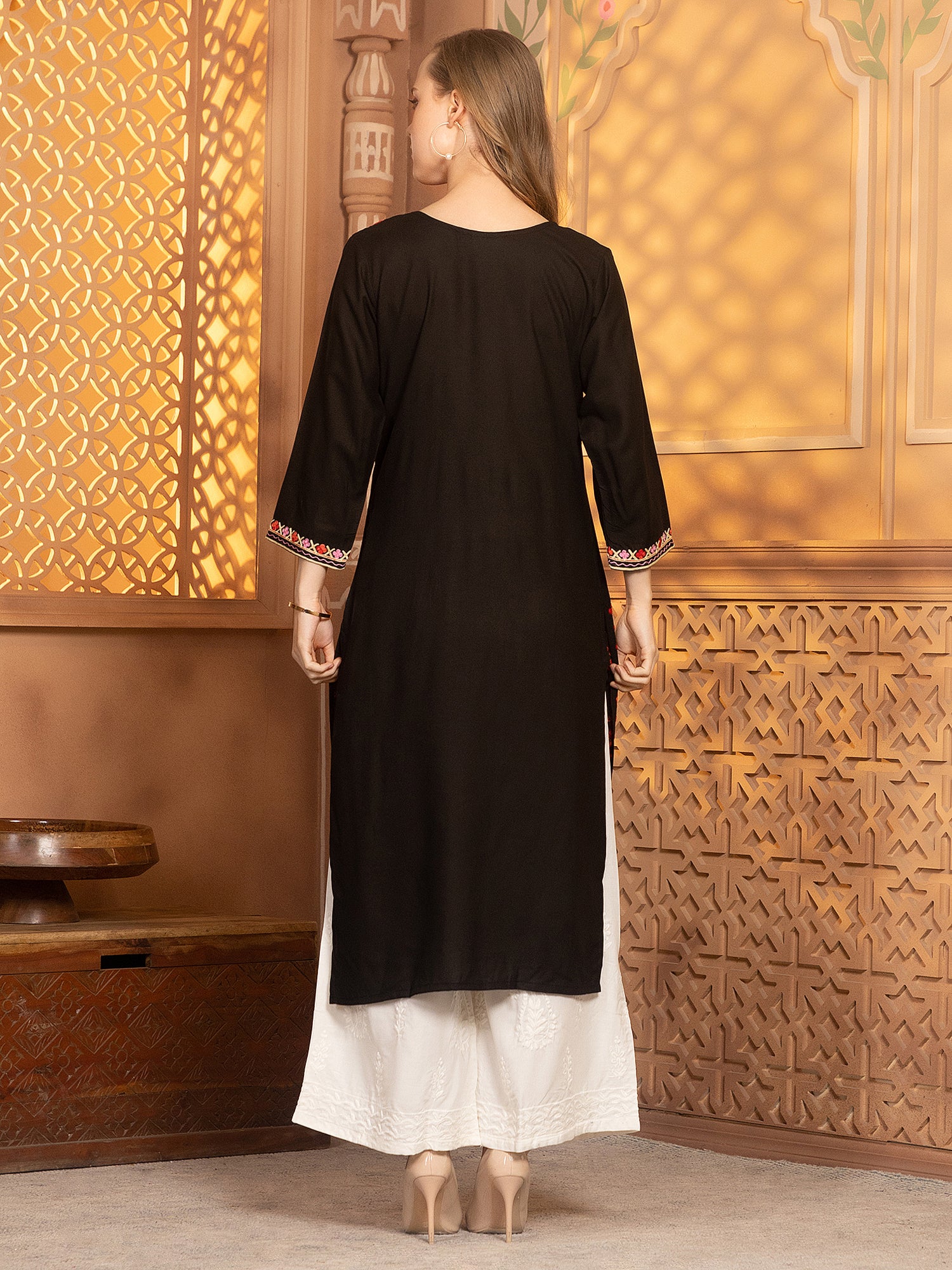 Nisha Kurti