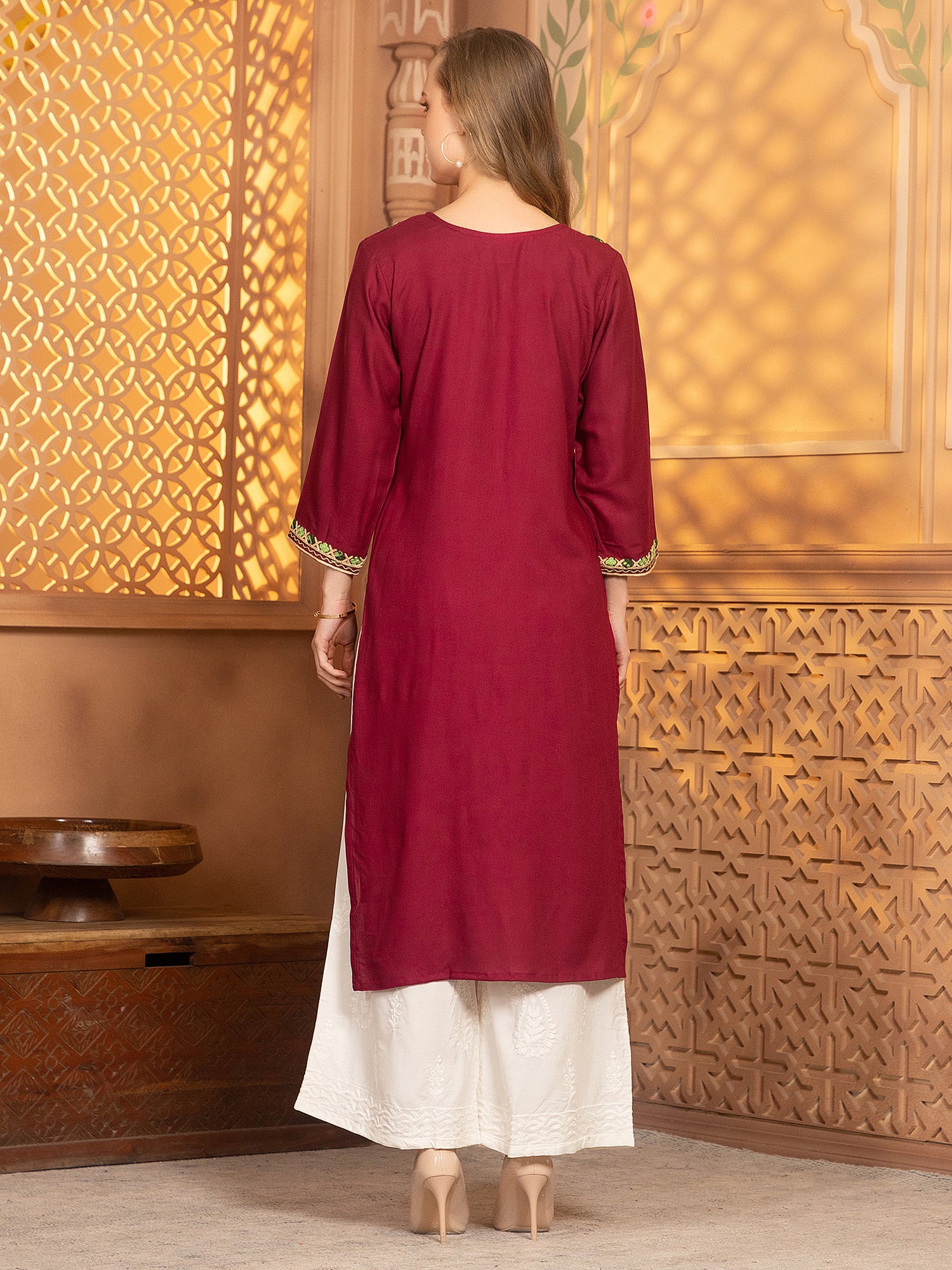 Nisha Kurti